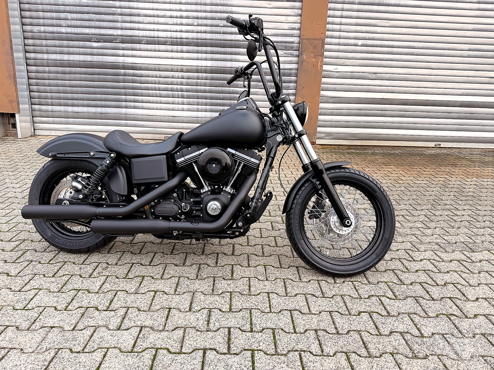 2017 Harley Davidson FXDBi Street BOB / TOP ZUSTAND / NAGELNEUE REIFEN - 12 Monate Garantie  INTEC