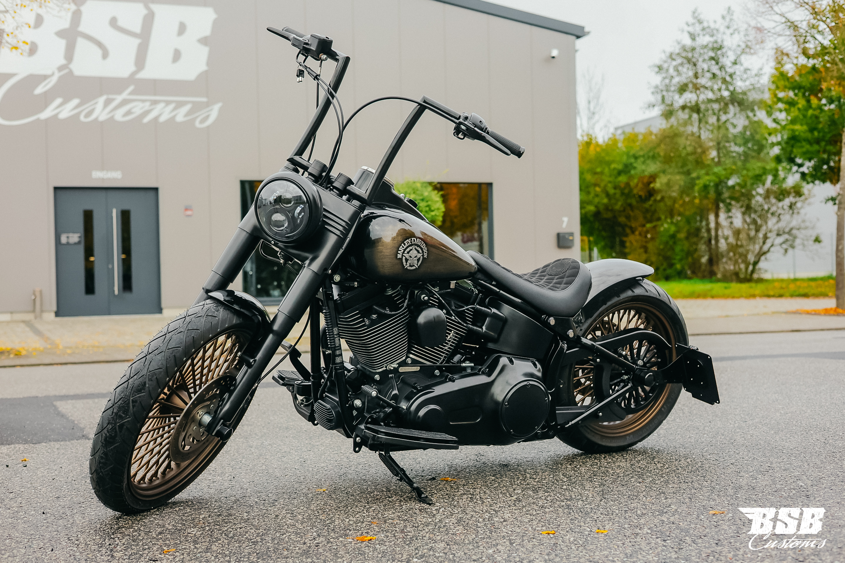 2011 Harley Davidson FLSTC Heritage Softail,viele Extras wie Jekil&Hyde / FAT SPOKE / Airbrush / Ape Hanger ...  Finanzierung möglich 