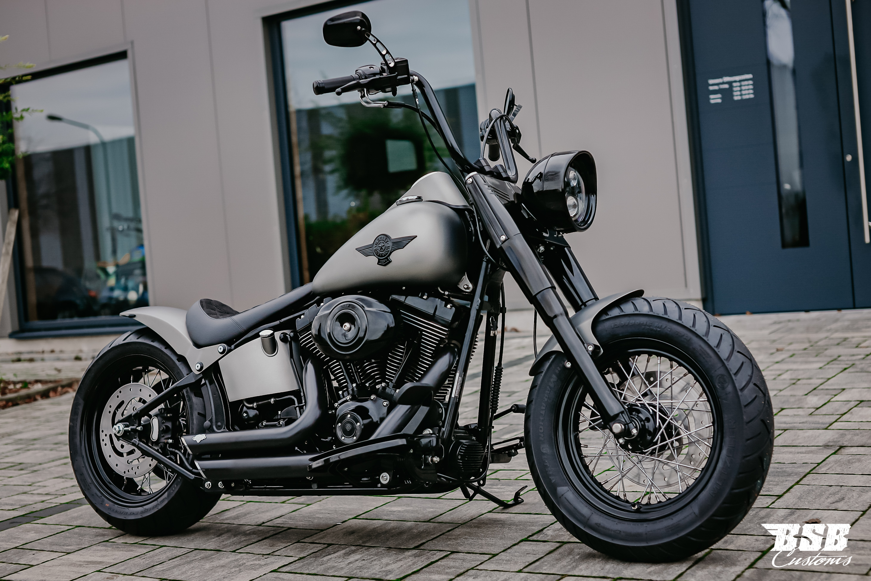 VERKAUFT !!! 2006 Heritage Softail by BSB CUSTOMS mit vielen Extras erst 7000 km (ab 270,- EUR finanzieren*)