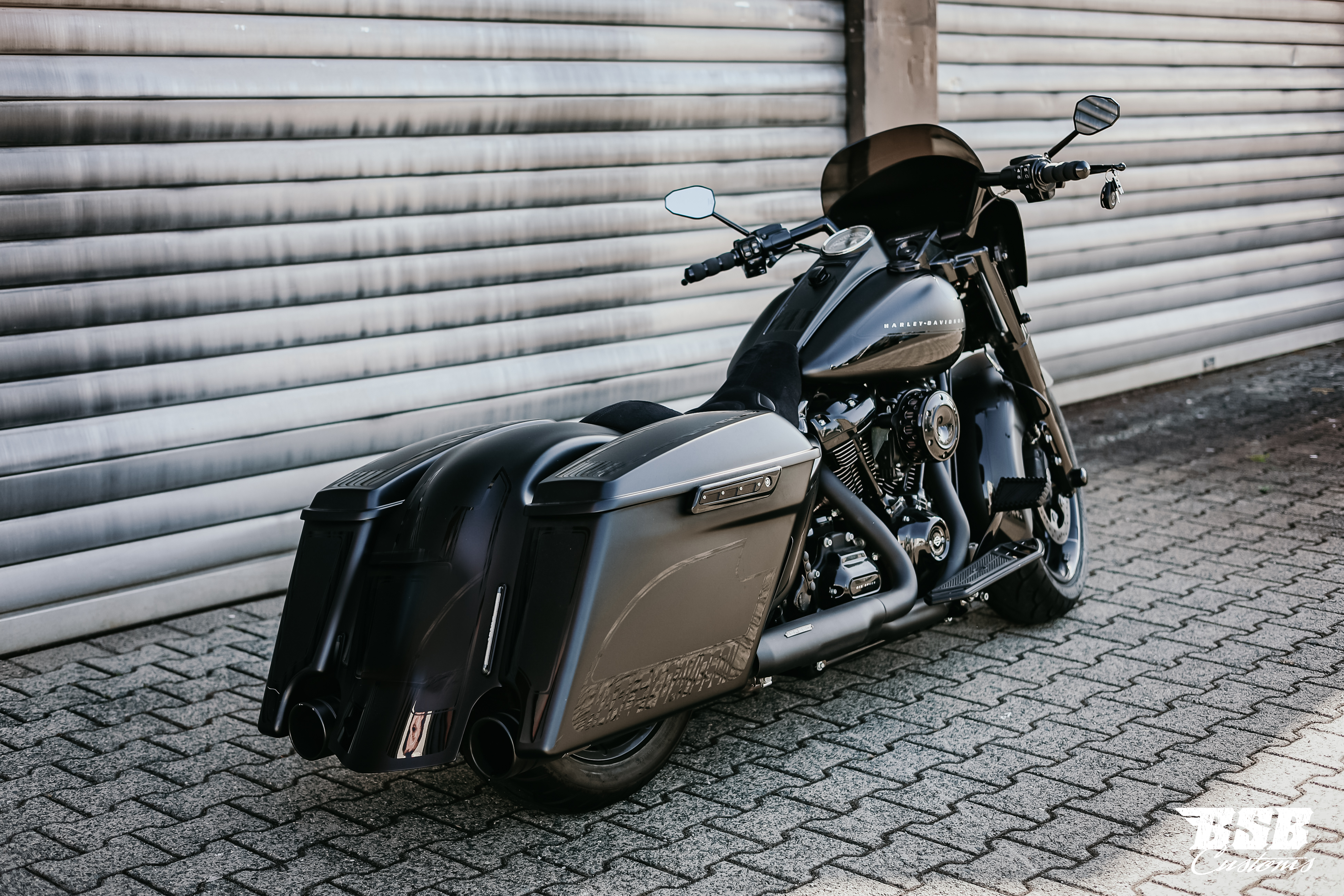 2017 FLHR Road KING M8 Custom Umbau mit Jekill & Hyde Anlage / THunderbike Luftfilter und vieles mehr ... Finanzierung möglich 
