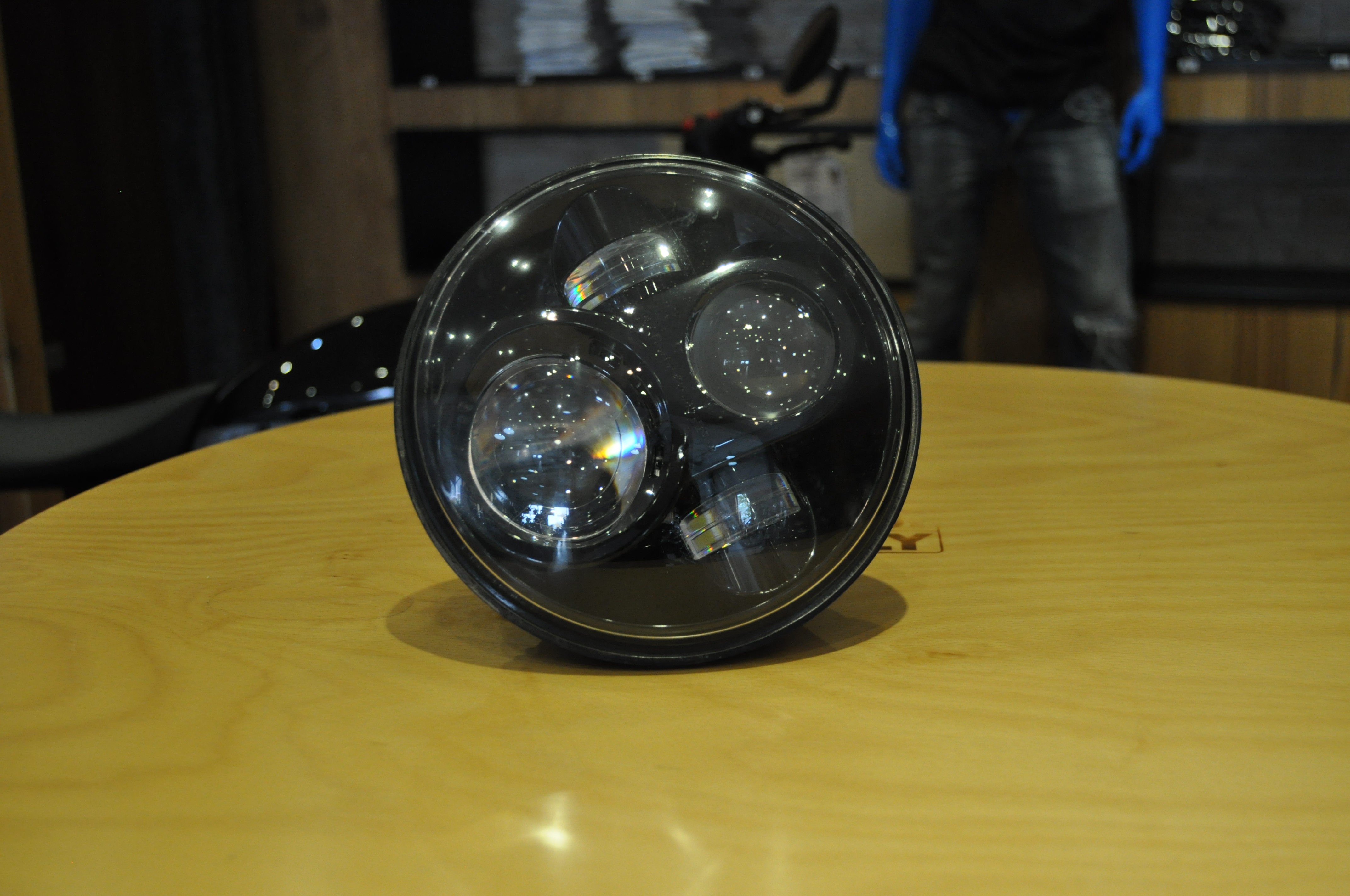 Harley-Davidson® Daymaker LED-Projektionsscheinwerfer HD67700041A – 7 Zoll – Schwarz – Original Harley Headlight
