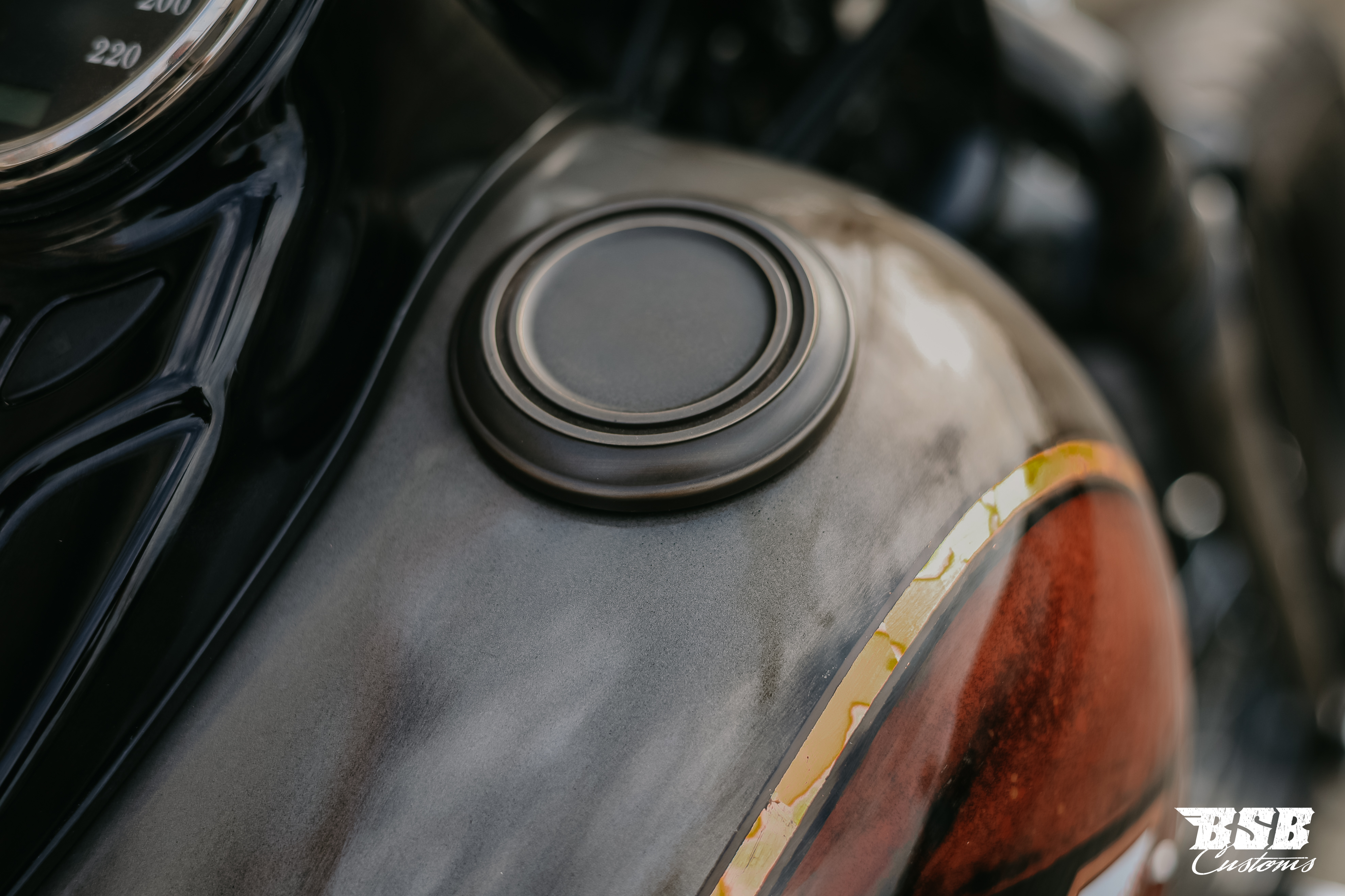 Harley-Davidson FLSB Cross Bones – letztes Baujahr | 5HD1 | 1. Hand |  exklusiver Custom-Umbau