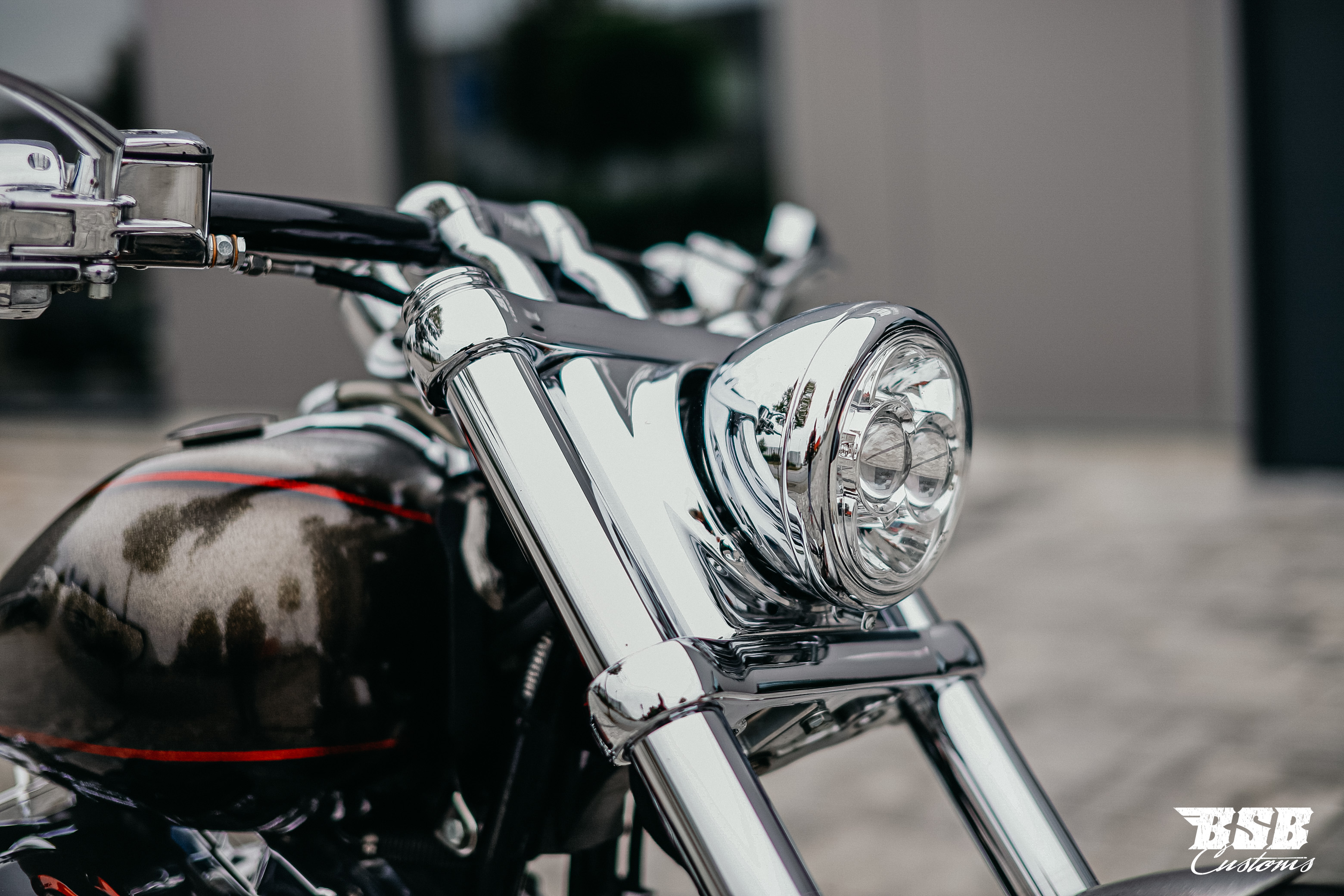 2014  Harley Davidson BREAKOUT CVO mit edlen Teilen / Leistungsteigerung / Luftfahrwerk ab 400,- finanzieren