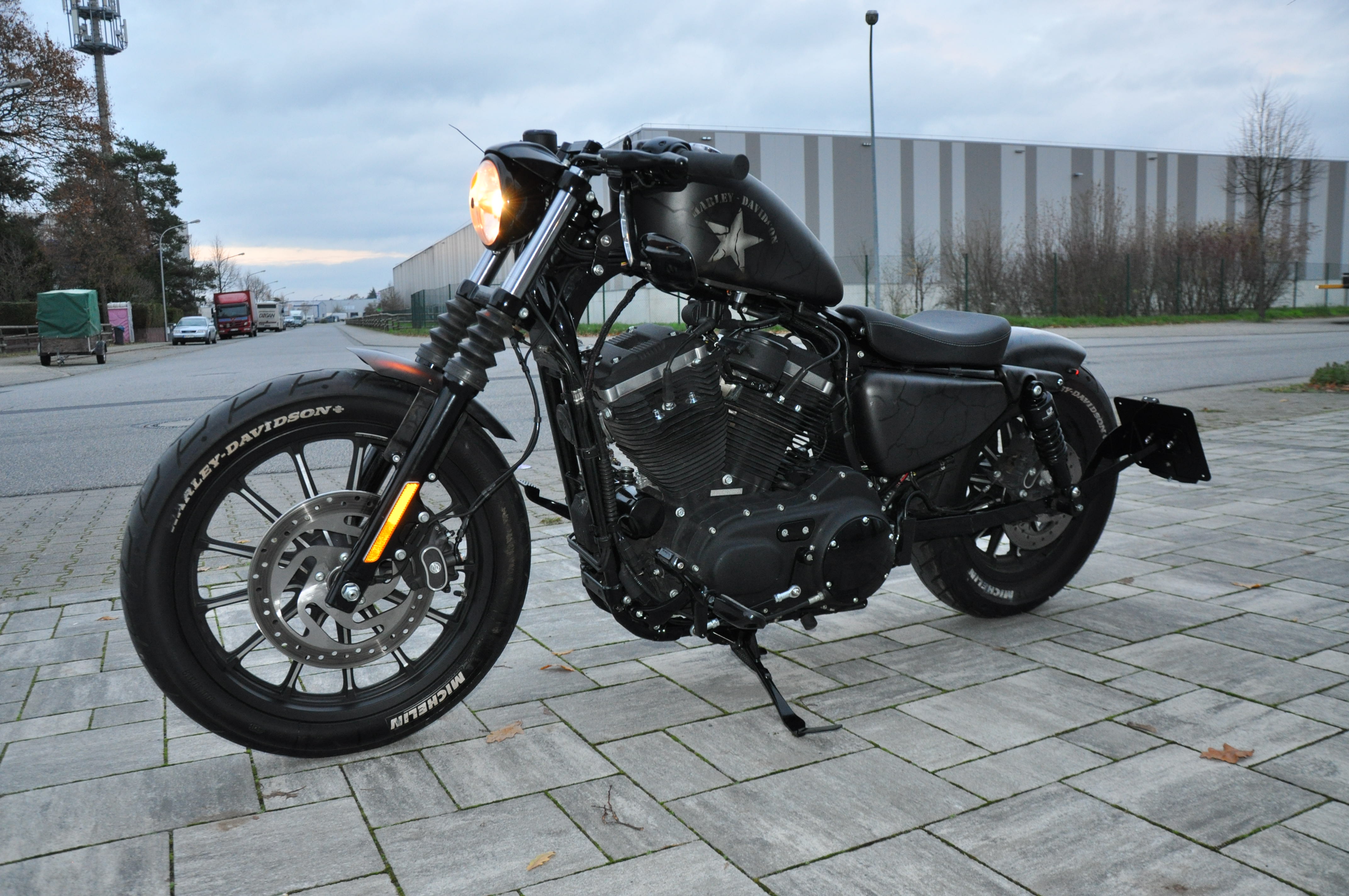 DSC_09894lFTtCLxV8Vnn 2014 Harley Davidson XL 883 N mit el. Jekill & Hyde Anlage + Airbrush + Garantie