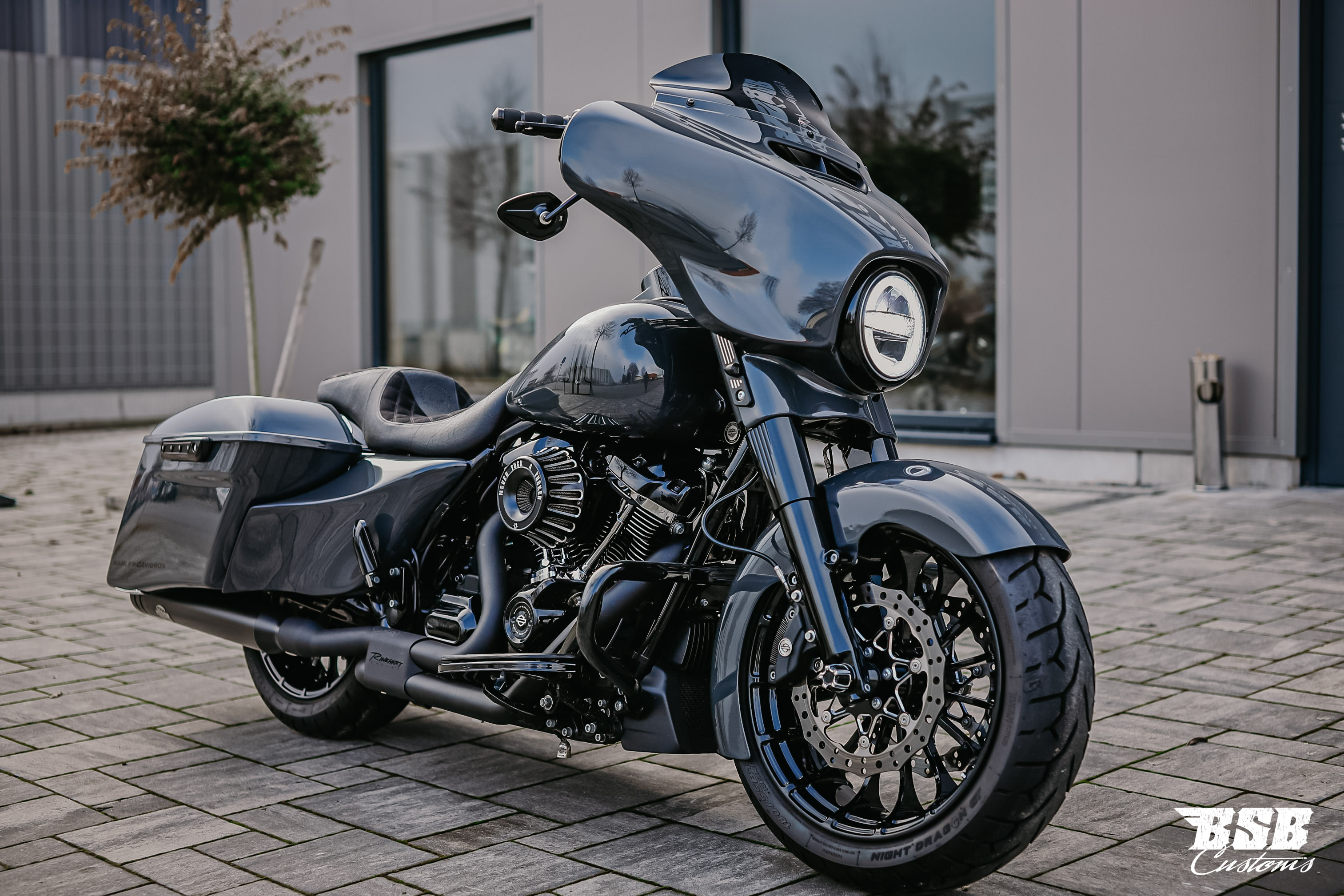 2018 FLHXS Street Glide Spezial Bagger UMBAU + Jekill + FAT TYRE + Boom Audio Stage I