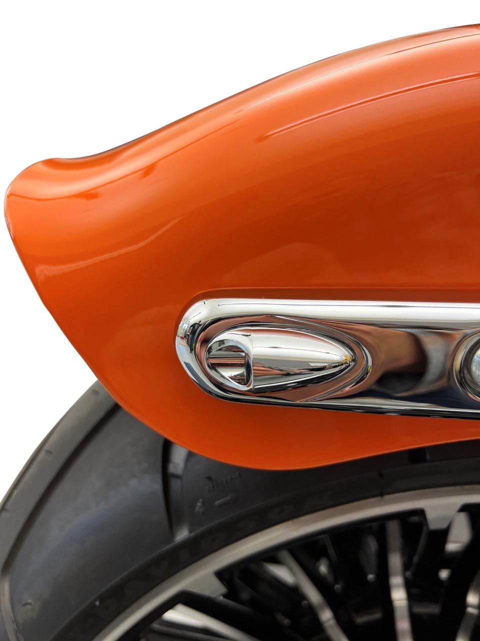 Neowise 3-in-1 Fender Strut Rücklicht / Blinker für Harley M8 Softail  CHROME