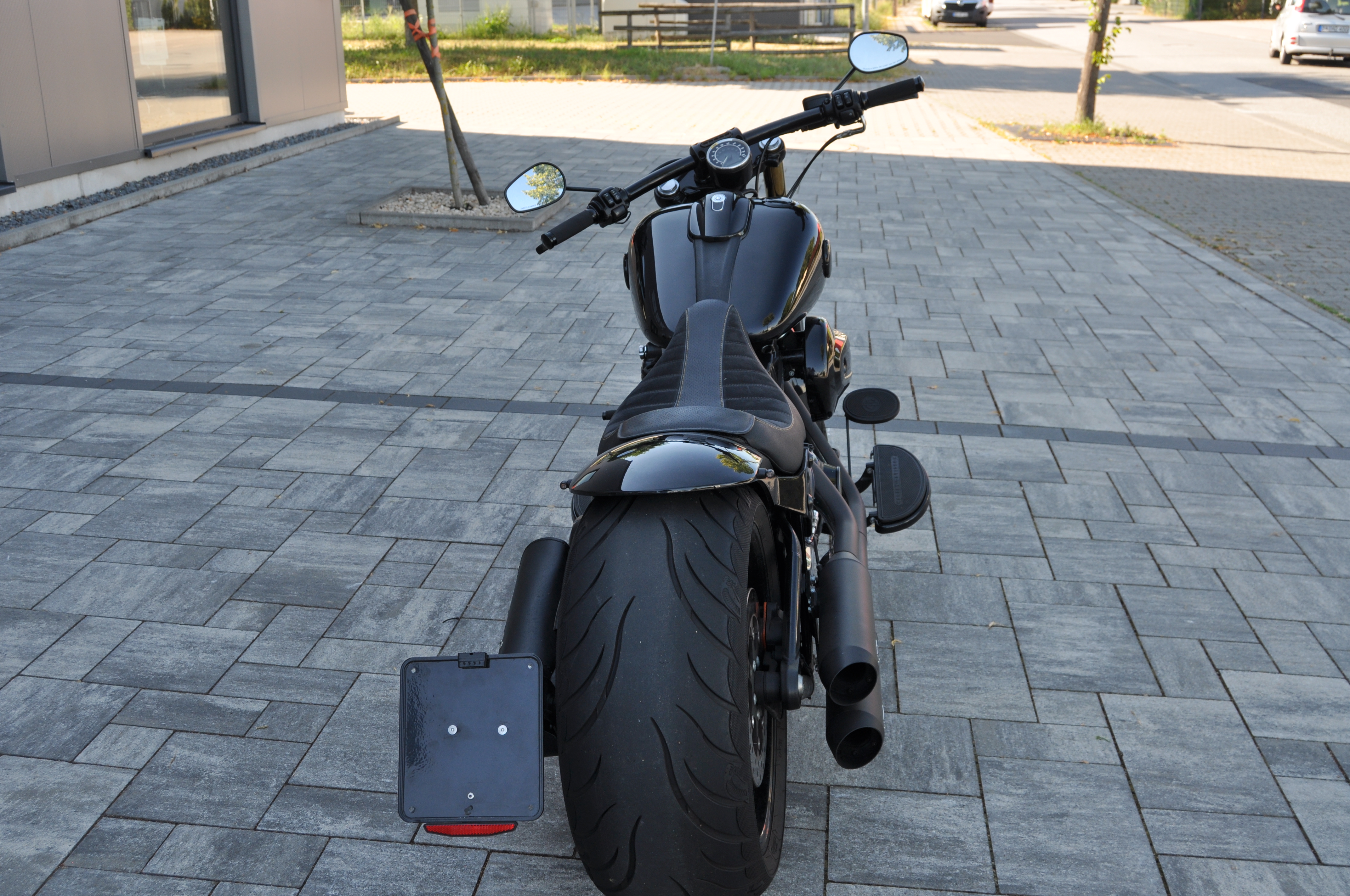 2014 Harley Davidson FXSB BREAKOUT schöner Umbau mit MCJ Anlage und kurzem Fender 