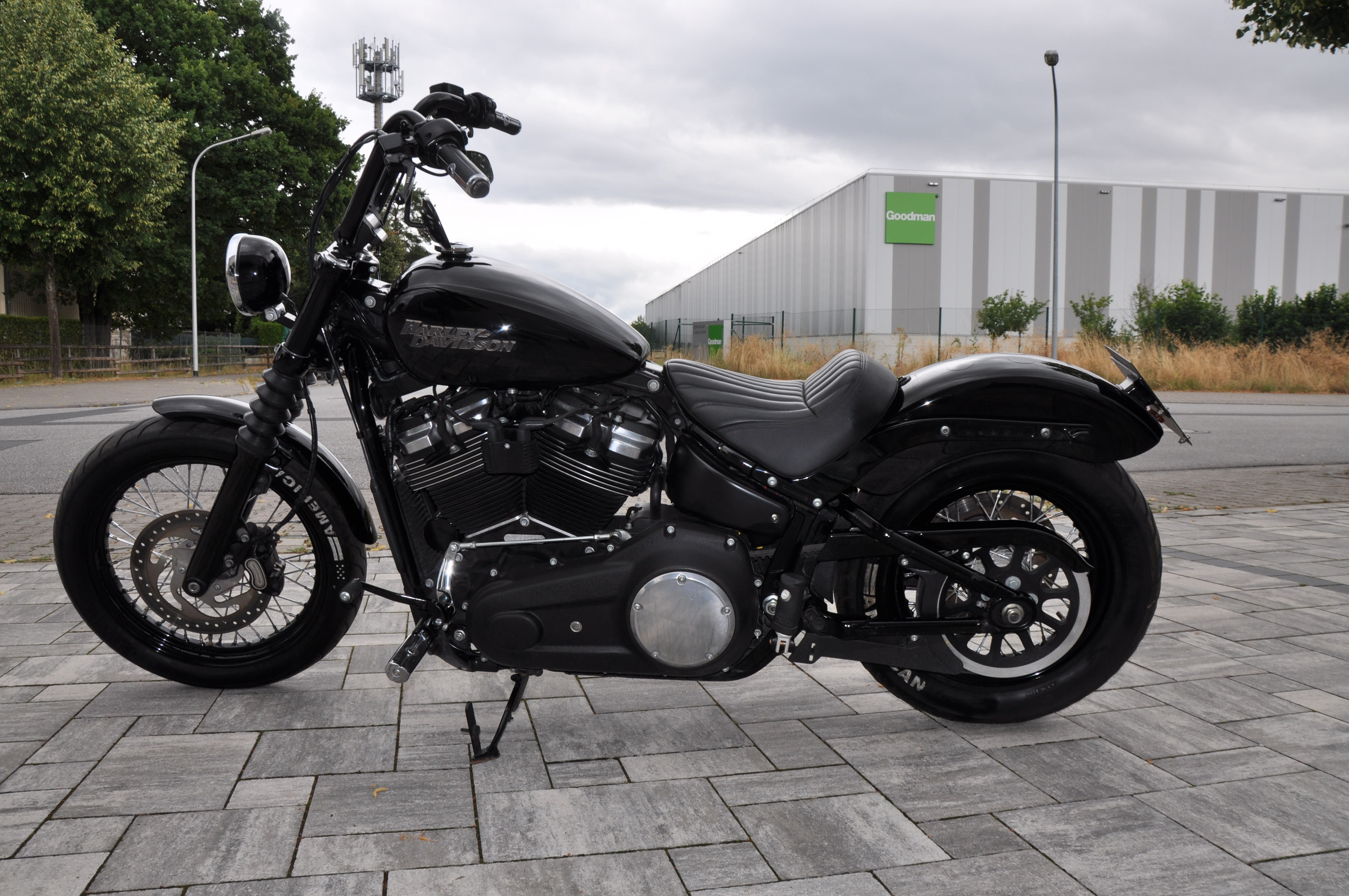 DSC_0461fe3WHSLTsNsTW 2019 FXBB Softail Street Bob M8,107 CUI Jekill Anlage, Griffheizung, Ricks Hebel
