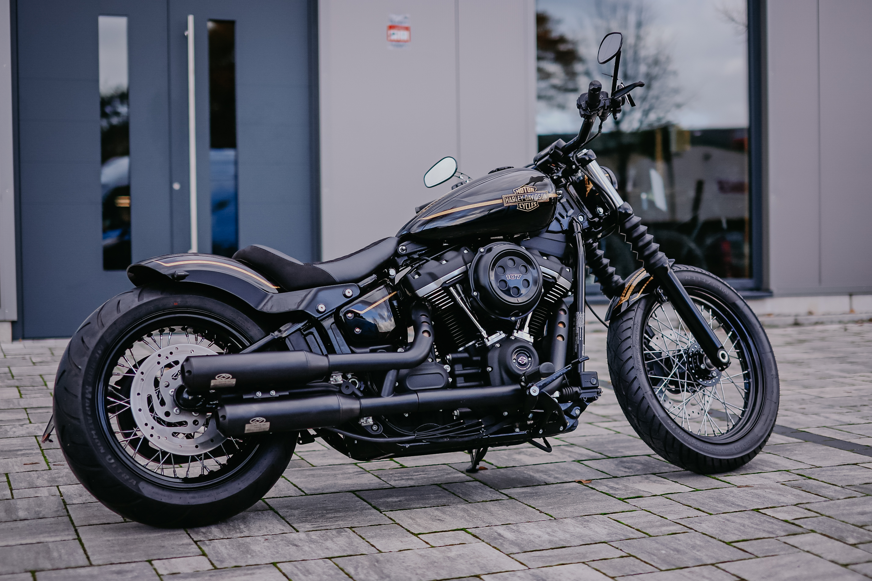 Jekill & Hyde Anlage mit elektr. Verstellung  "SHORTY BLACK"  Streetfighter Kappen