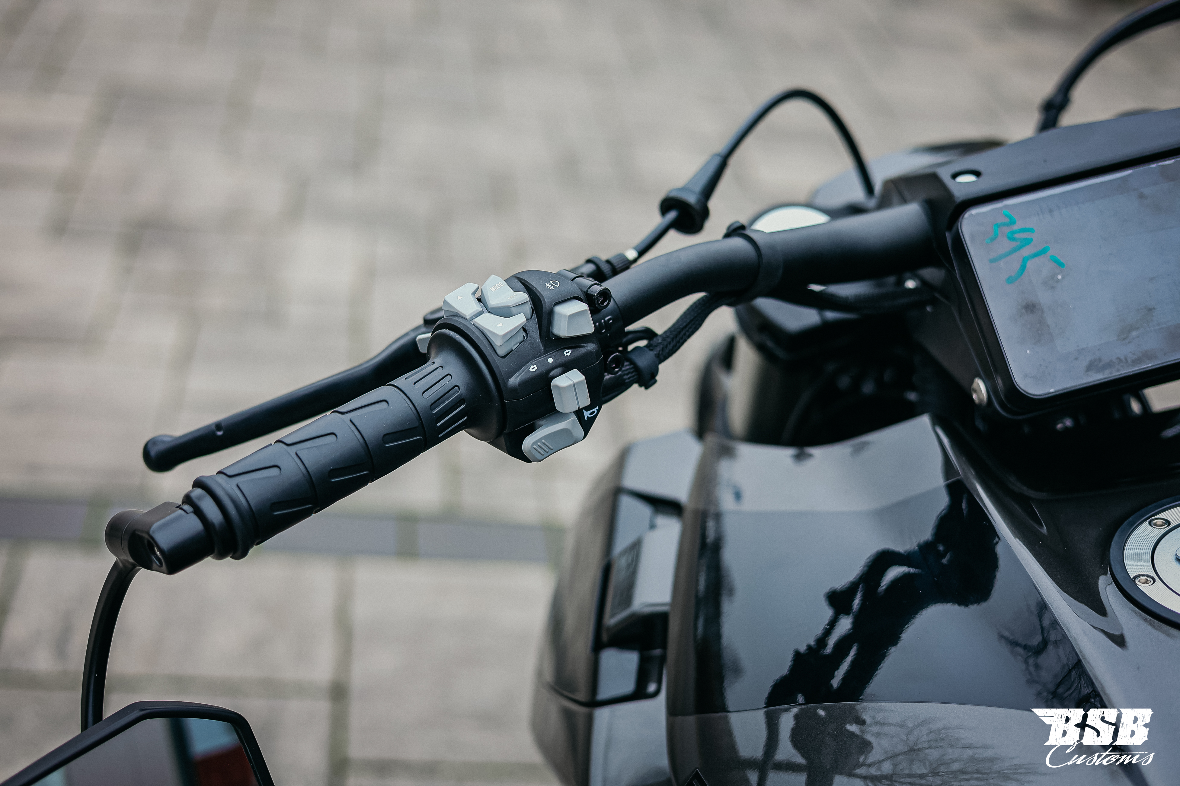 Benda LFC 700 Pro– Airride -300-er Hi-Reifen, ABS / TFT/ Anti-Hopping Kupplung modifiziert by BSB Customs NEUFAHRZEUG!!! 