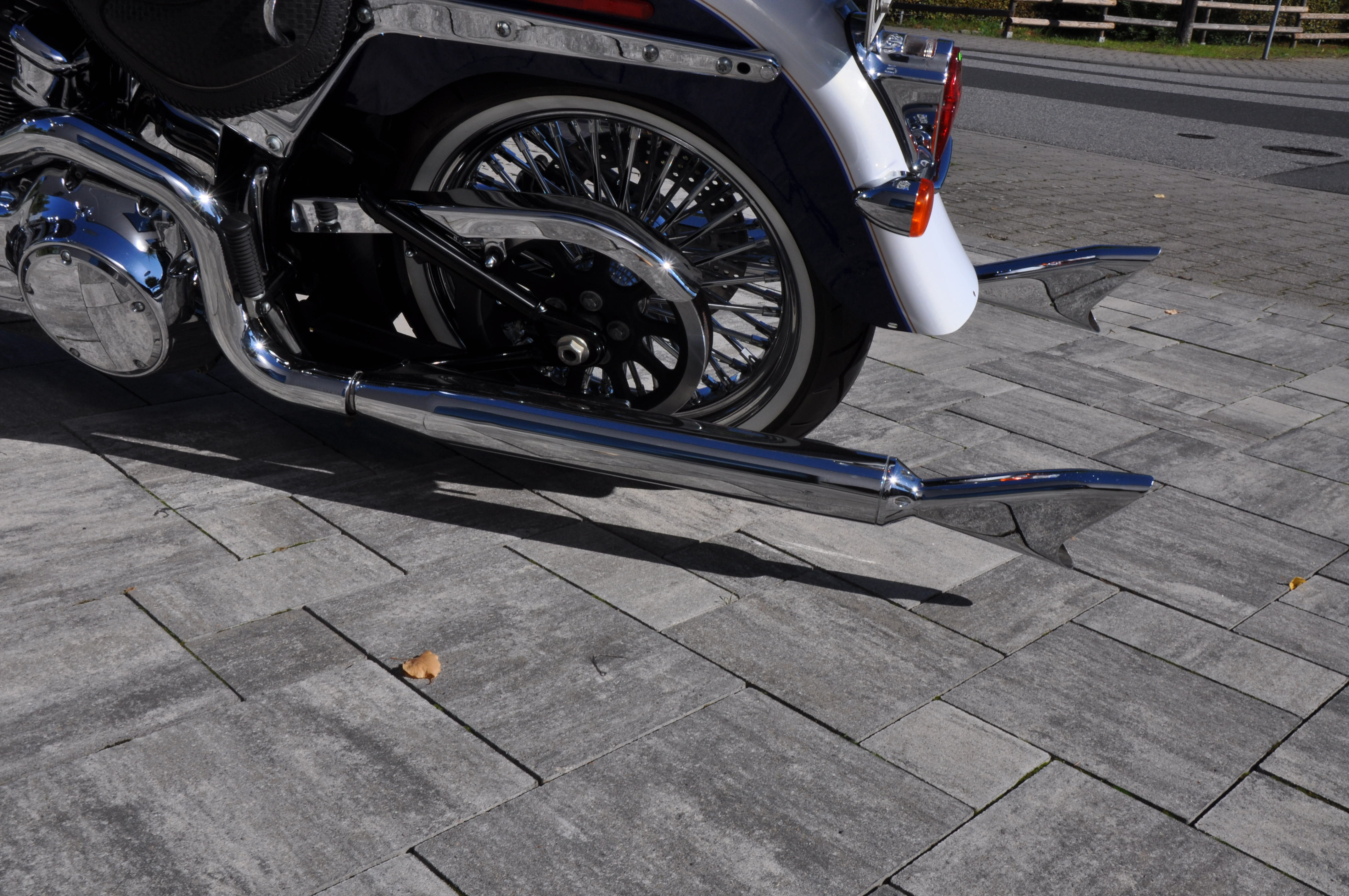 DSC_0014dHYdn0JunV8QI 2008 FLSTN Softail Deluxe mit MCJ Anlage Big Spoke Felgen deut. Ausführung + Garantie