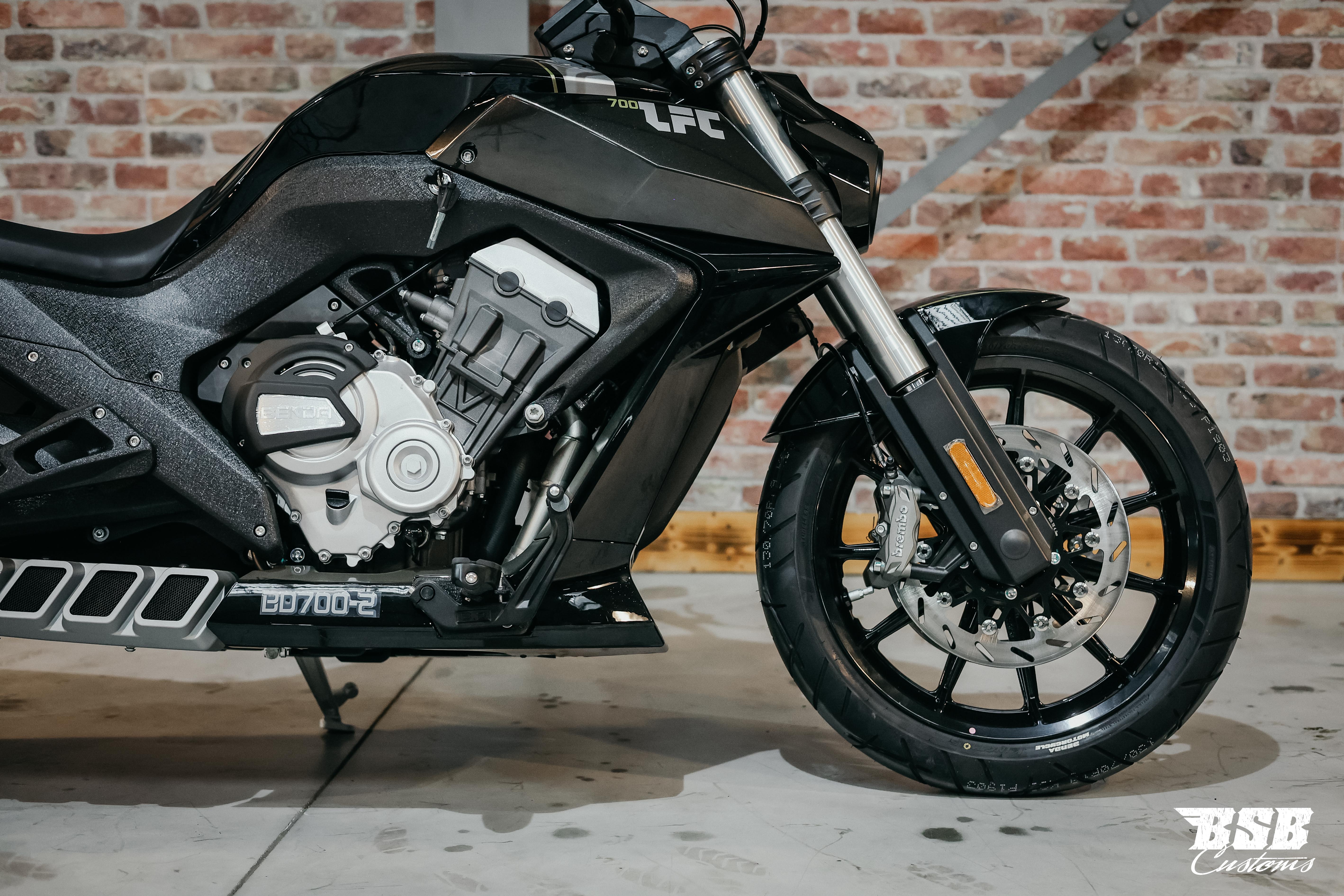 Benda LFC 700 – Der Power-Cruiser der Extraklasse 310-er Hi-Reifen, ABS / TFT/ Anti-Hopping Kupplung modifiziert by BSB Customs NEUFAHRZEUG!!! 