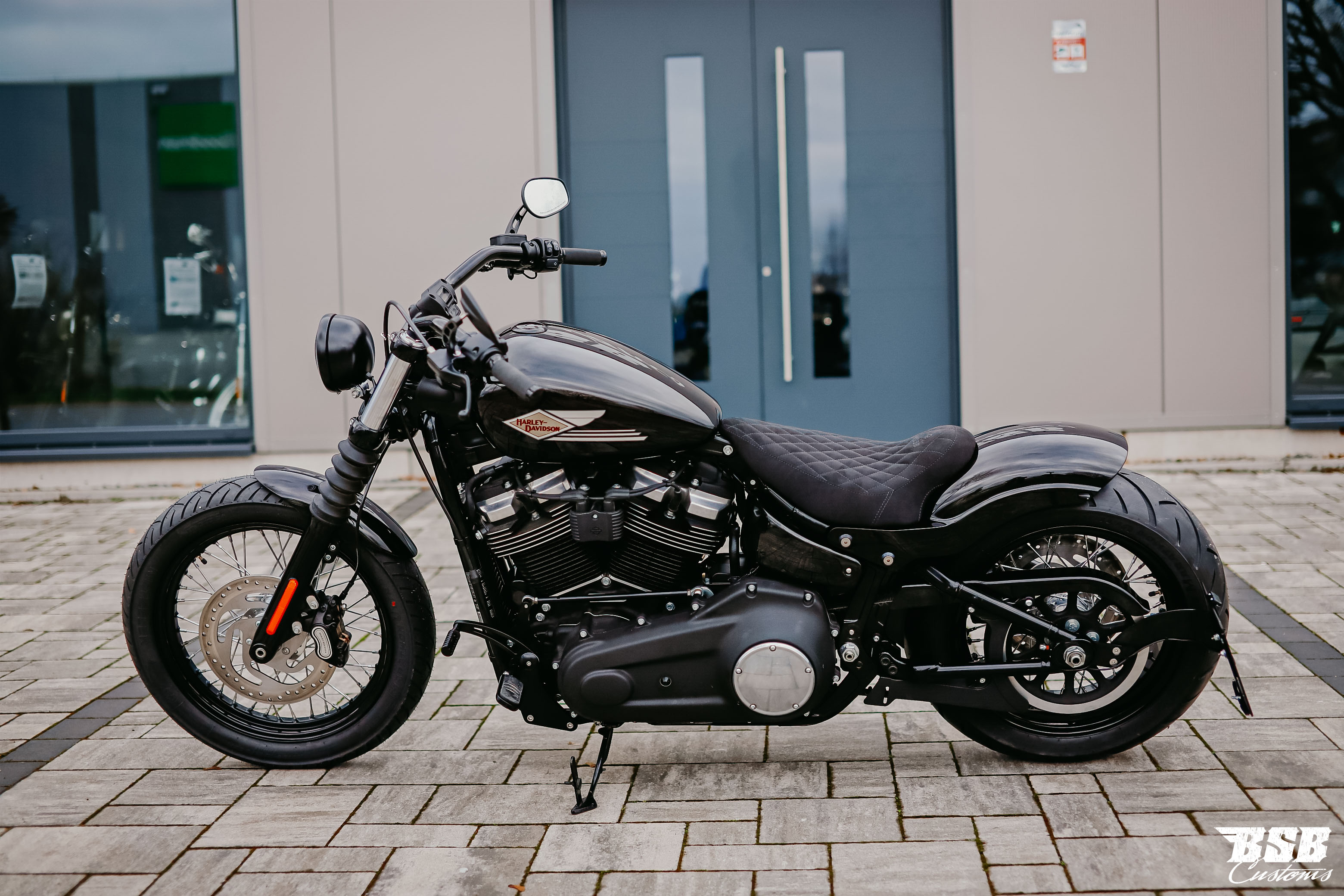 2020 FXBB 107 Softail Street BOB mit Umbau und Jekill & Hyde Anlage bereits ab 285 EUR finanzieren