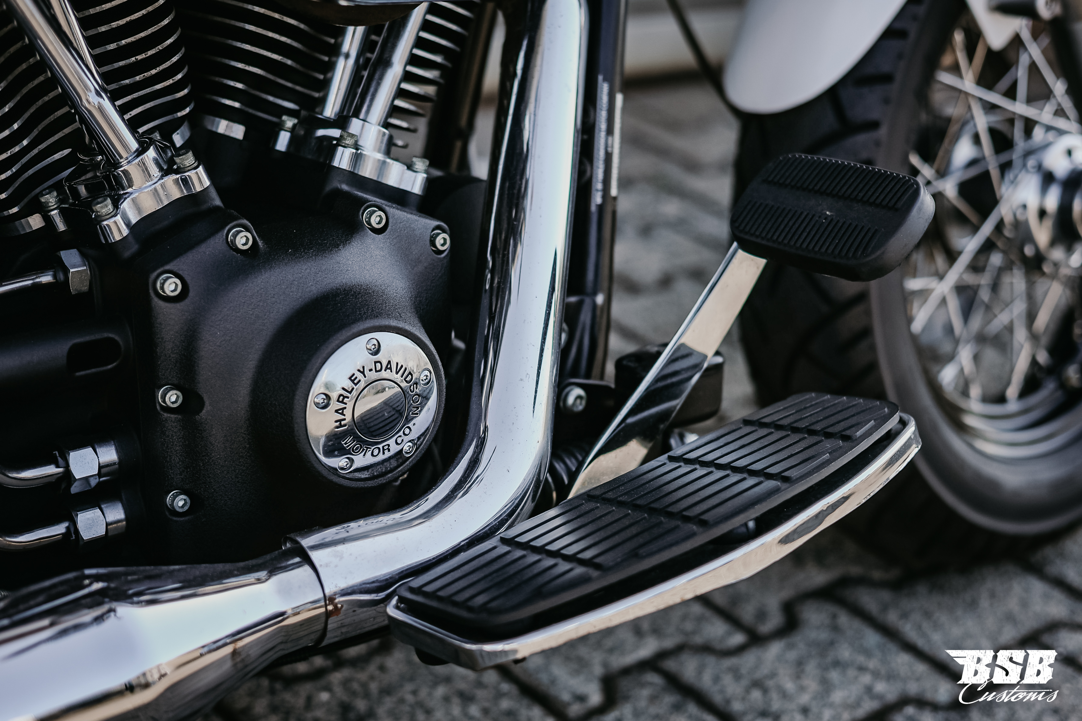2000 Harley Davidson FXSTB Night Train mit "VERGASER" mit vielen Extras + 12 Monate Garantie 