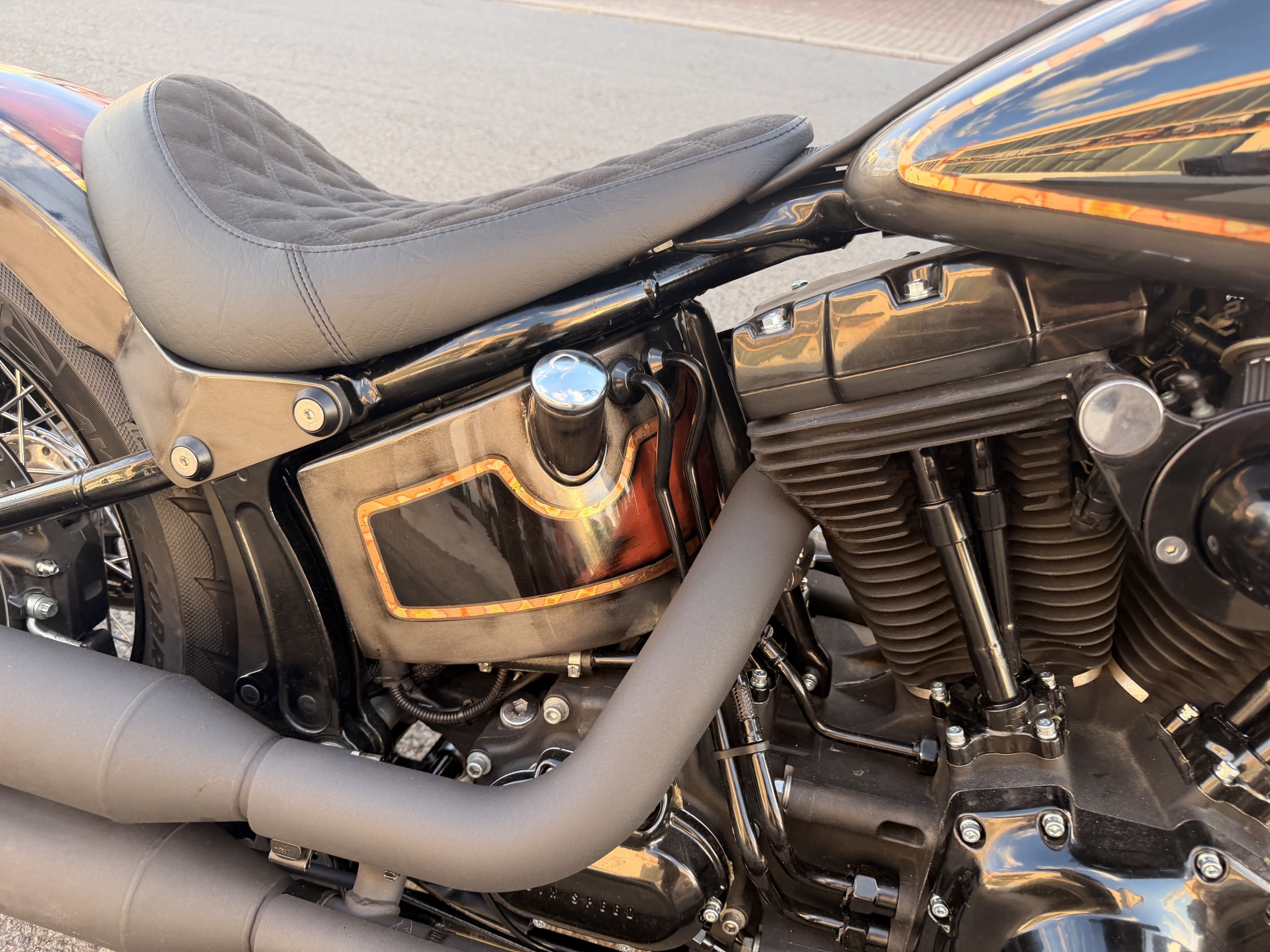 Harley-Davidson FLSB Cross Bones – letztes Baujahr | 5HD1 | 1. Hand | nur 2.500 km | exklusiver Custom-Umbau