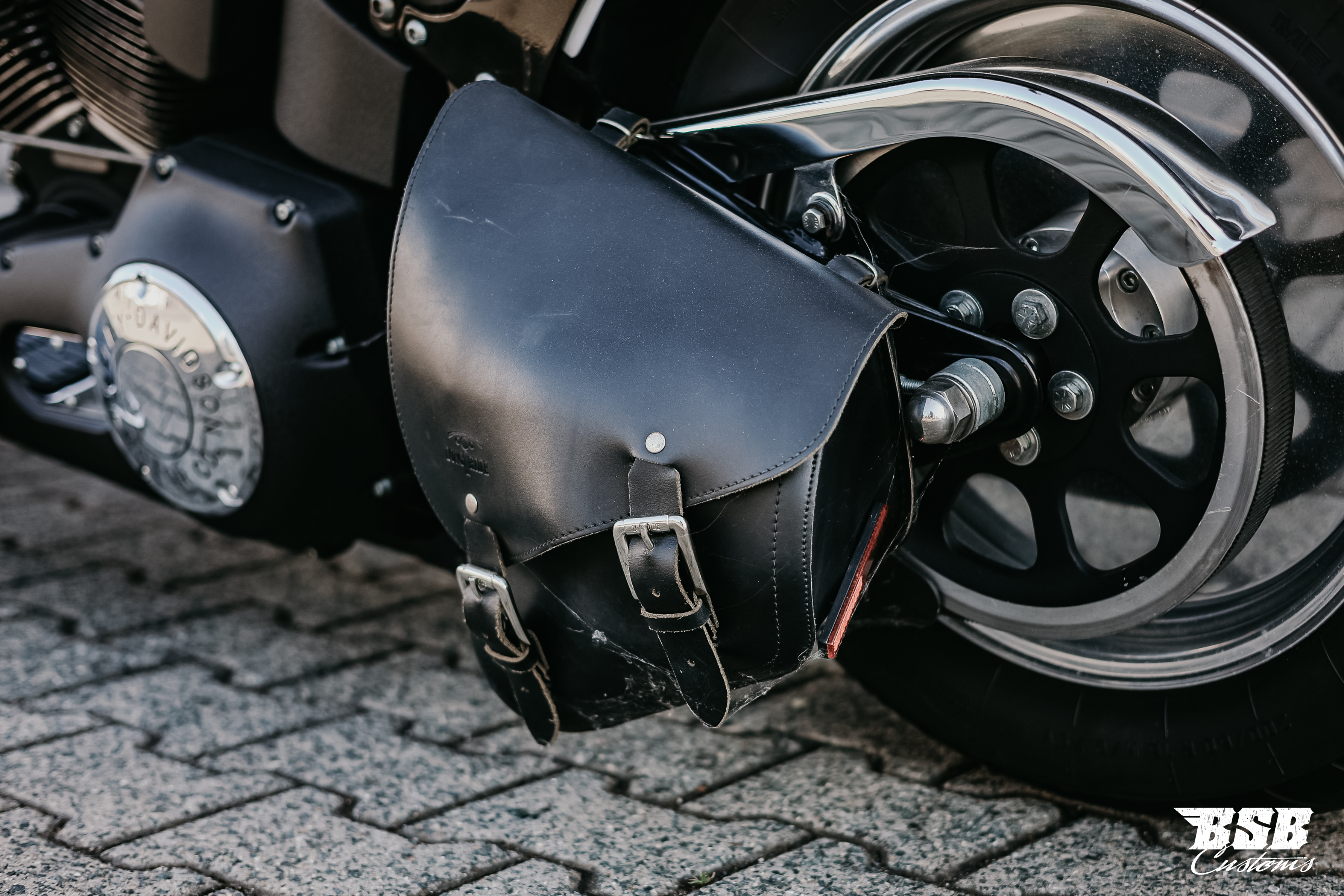 2000 Harley Davidson FXSTB Night Train mit "VERGASER" mit vielen Extras + 12 Monate Garantie 