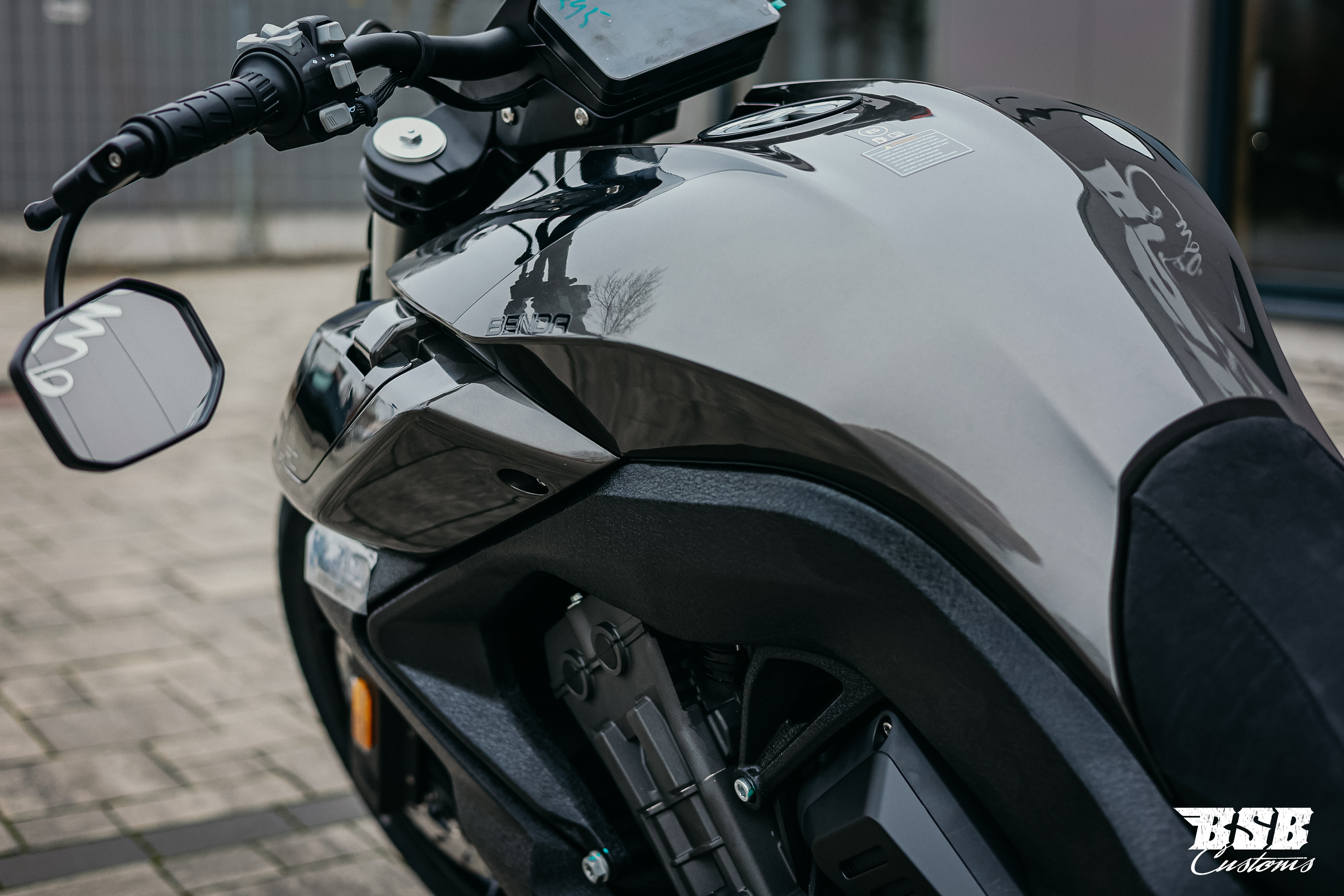 Benda LFC 700 Pro– Airride -300-er Hi-Reifen, ABS / TFT/ Anti-Hopping Kupplung modifiziert by BSB Customs NEUFAHRZEUG!!! 