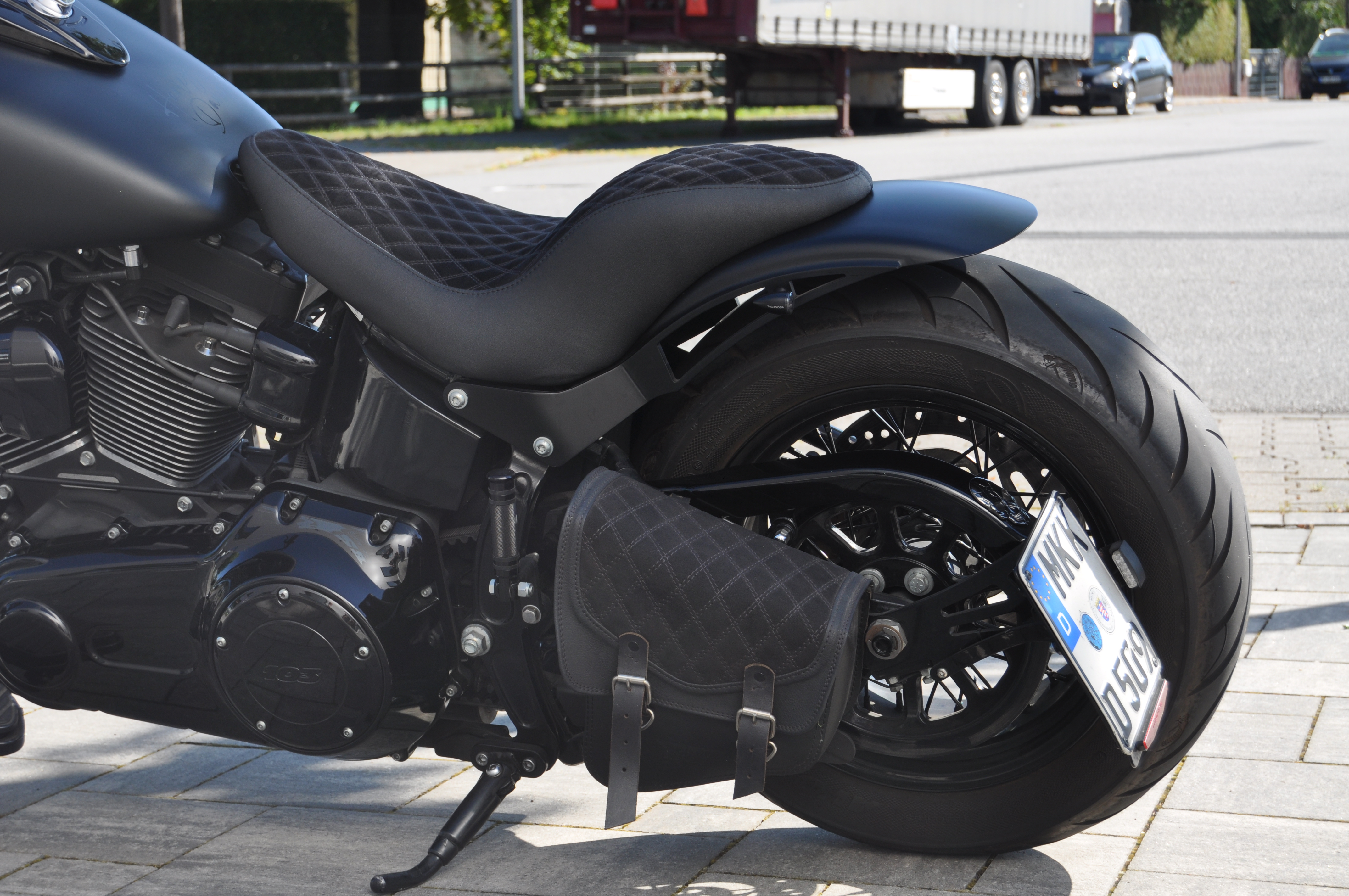 2012 Harley Davidson Softail mit Mega Umbau sehr viele Extras +++ Finanzierung ab 6,99% möglich  