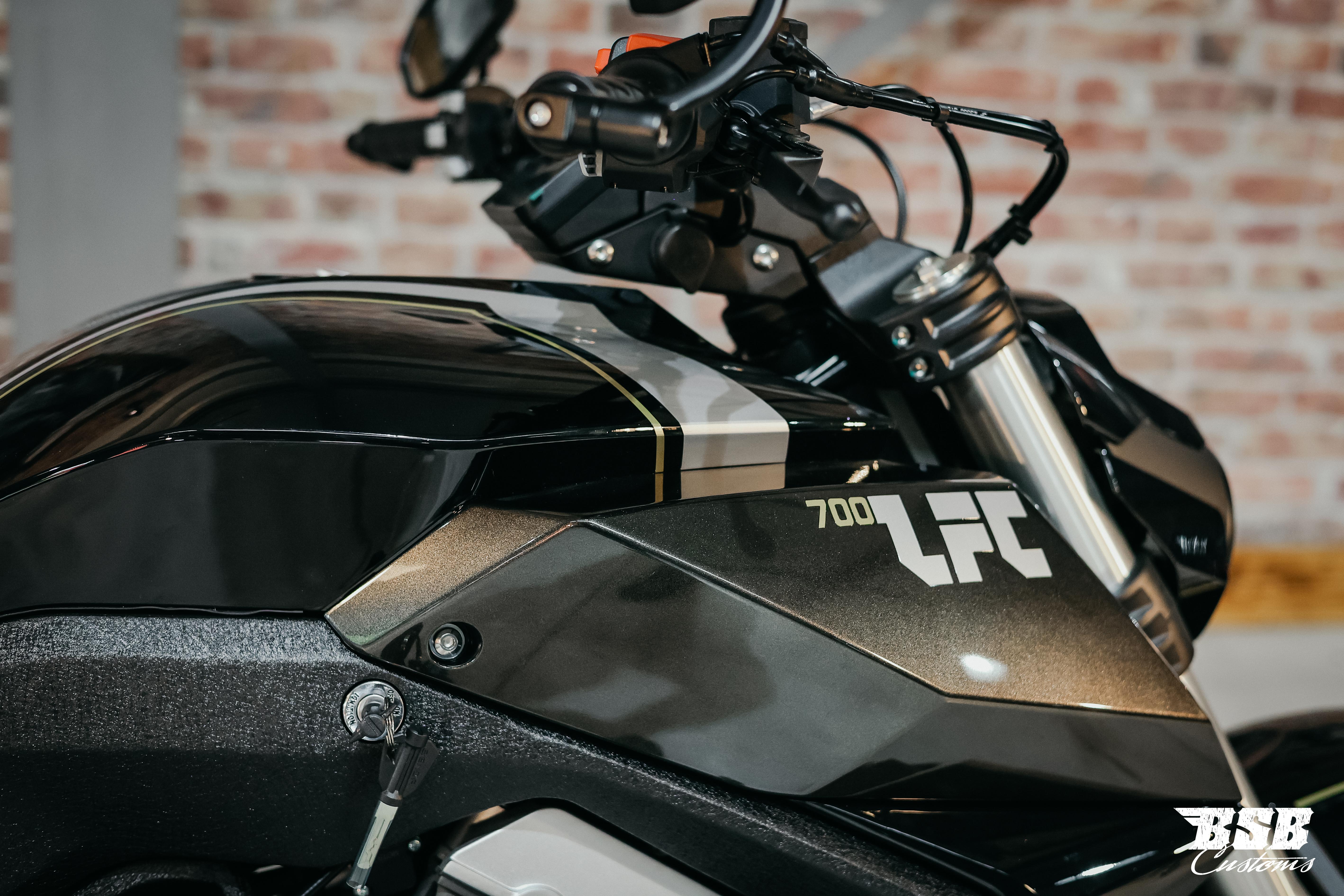 Benda LFC 700 – Der Power-Cruiser der Extraklasse 310-er Hi-Reifen, ABS / TFT/ Anti-Hopping Kupplung modifiziert by BSB Customs NEUFAHRZEUG!!! 