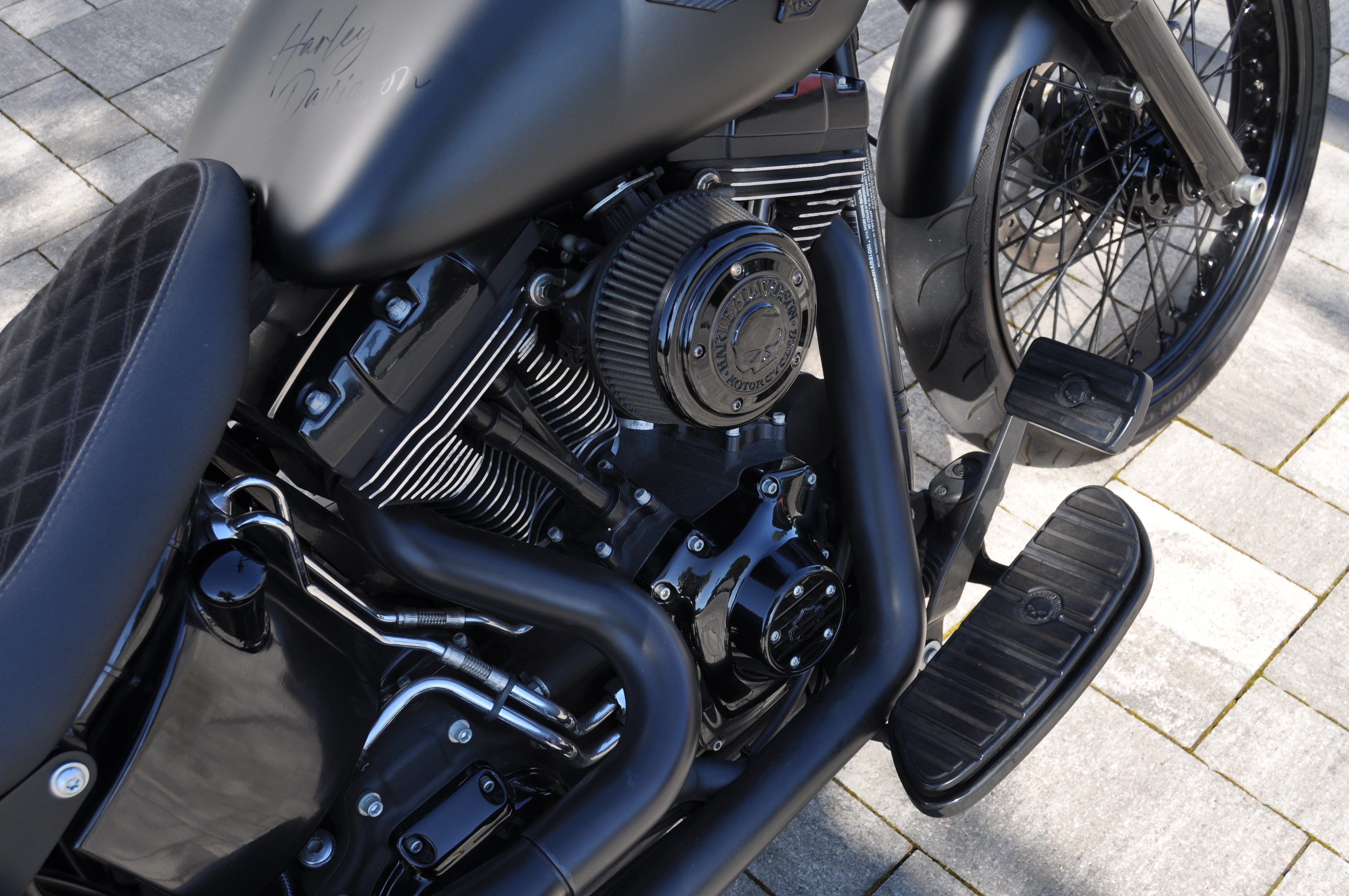 2012 Harley Davidson Softail mit Mega Umbau sehr viele Extras +++ Finanzierung ab 6,99% möglich  