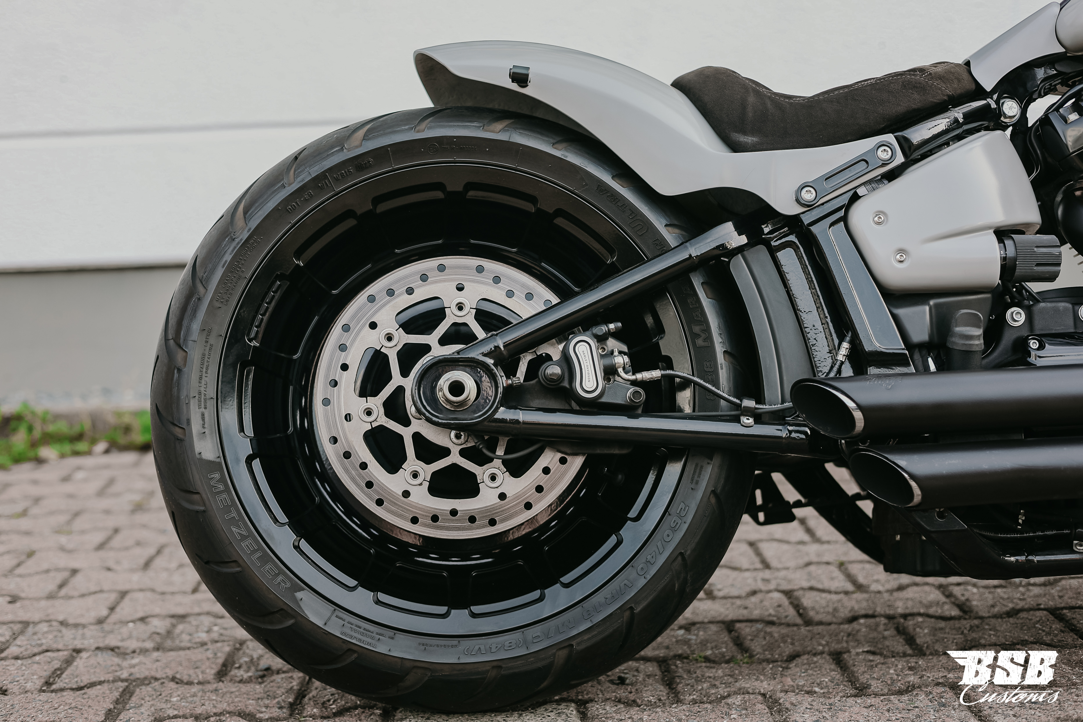 2018 Harley Davidson FAT BOY 107 CUI mit Umbau // Finanzierung ab 4,99% ohne Anzahlung möglich 