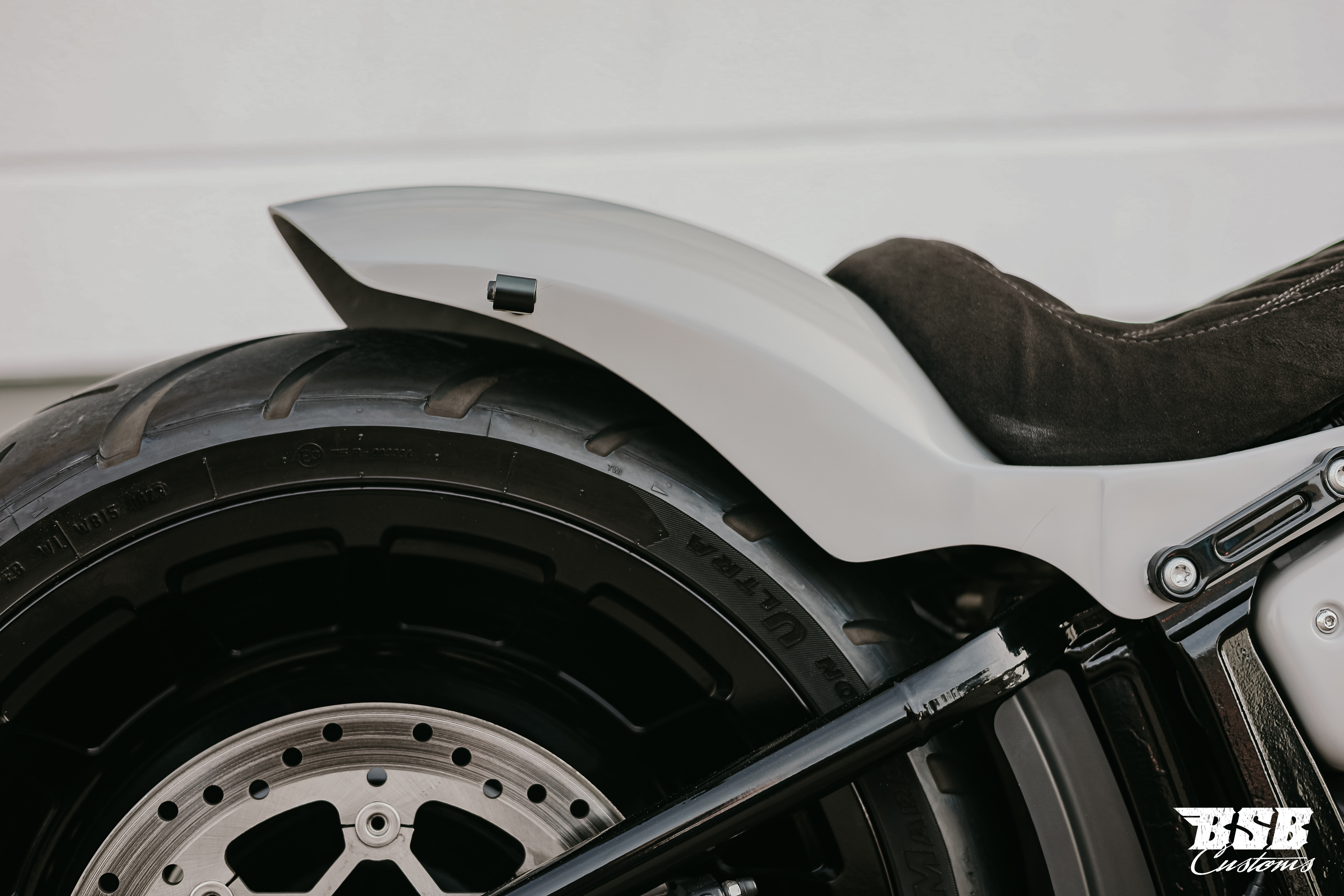 2018 Harley Davidson FAT BOY 107 CUI mit Umbau // Finanzierung ab 4,99% ohne Anzahlung möglich 