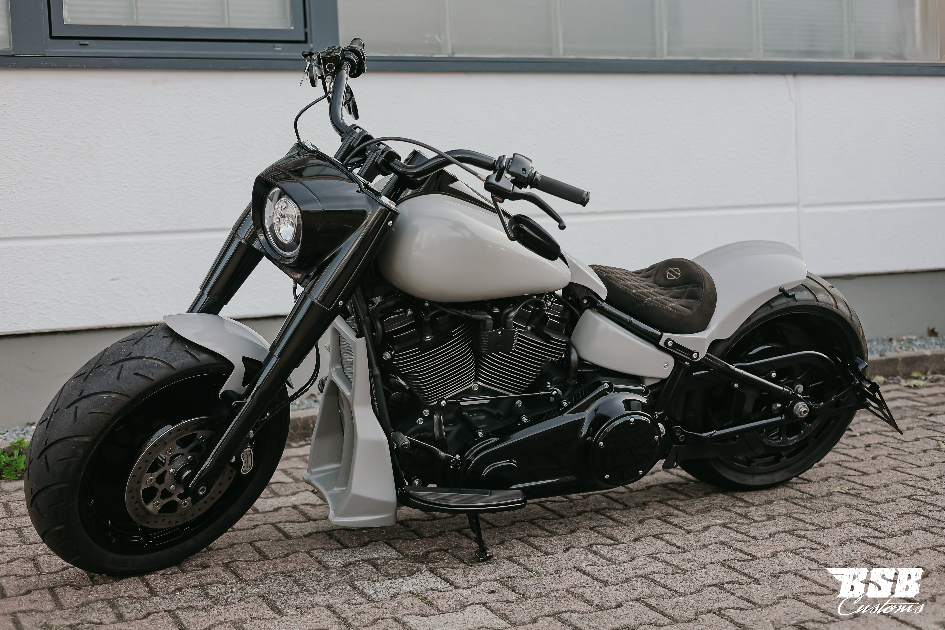 2018 Harley Davidson FAT BOY 107 CUI mit Umbau // Finanzierung ab 4,99% ohne Anzahlung möglich 