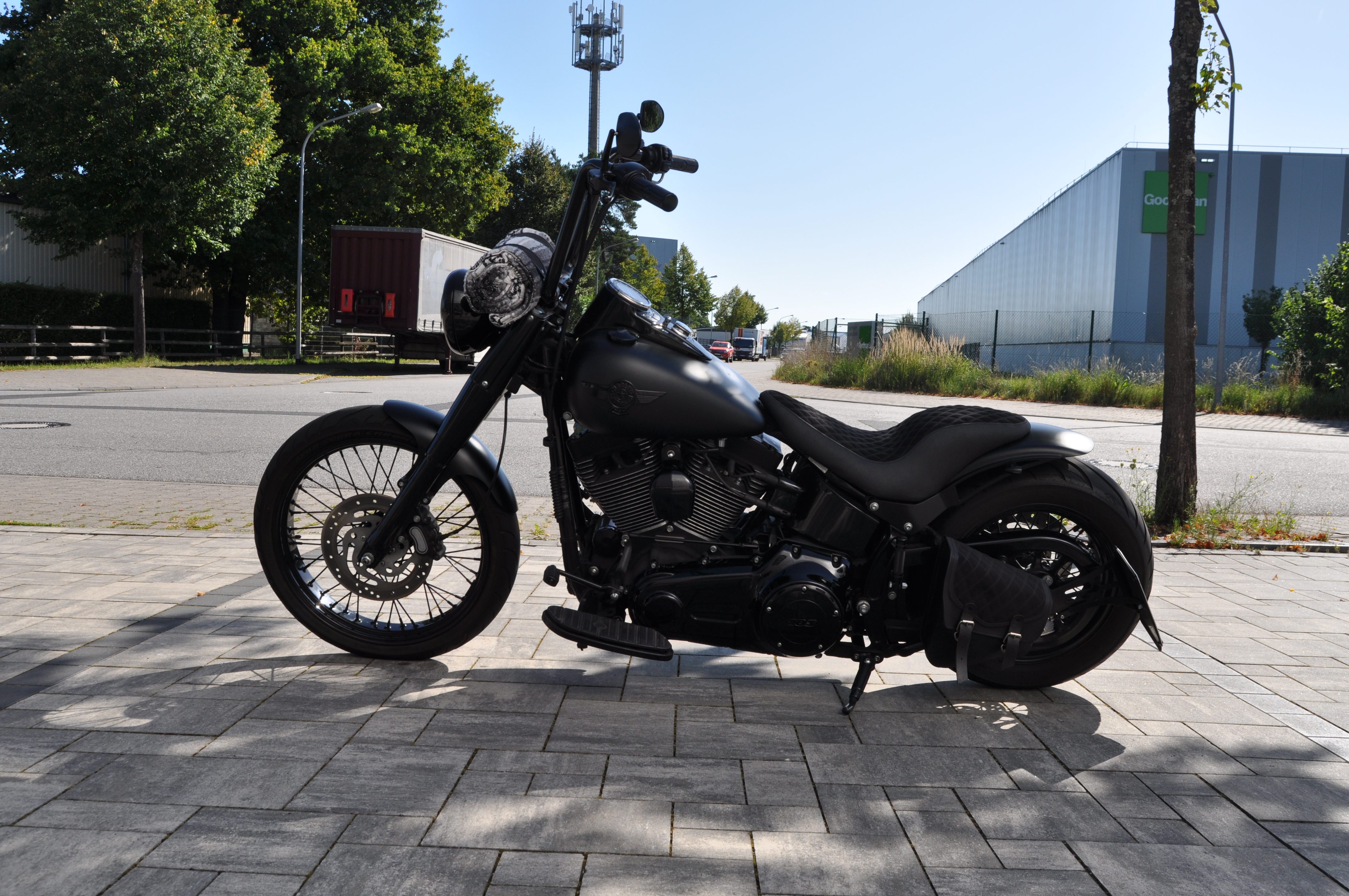 2012 Harley Davidson Softail mit Mega Umbau sehr viele Extras +++ Finanzierung ab 6,99% möglich  