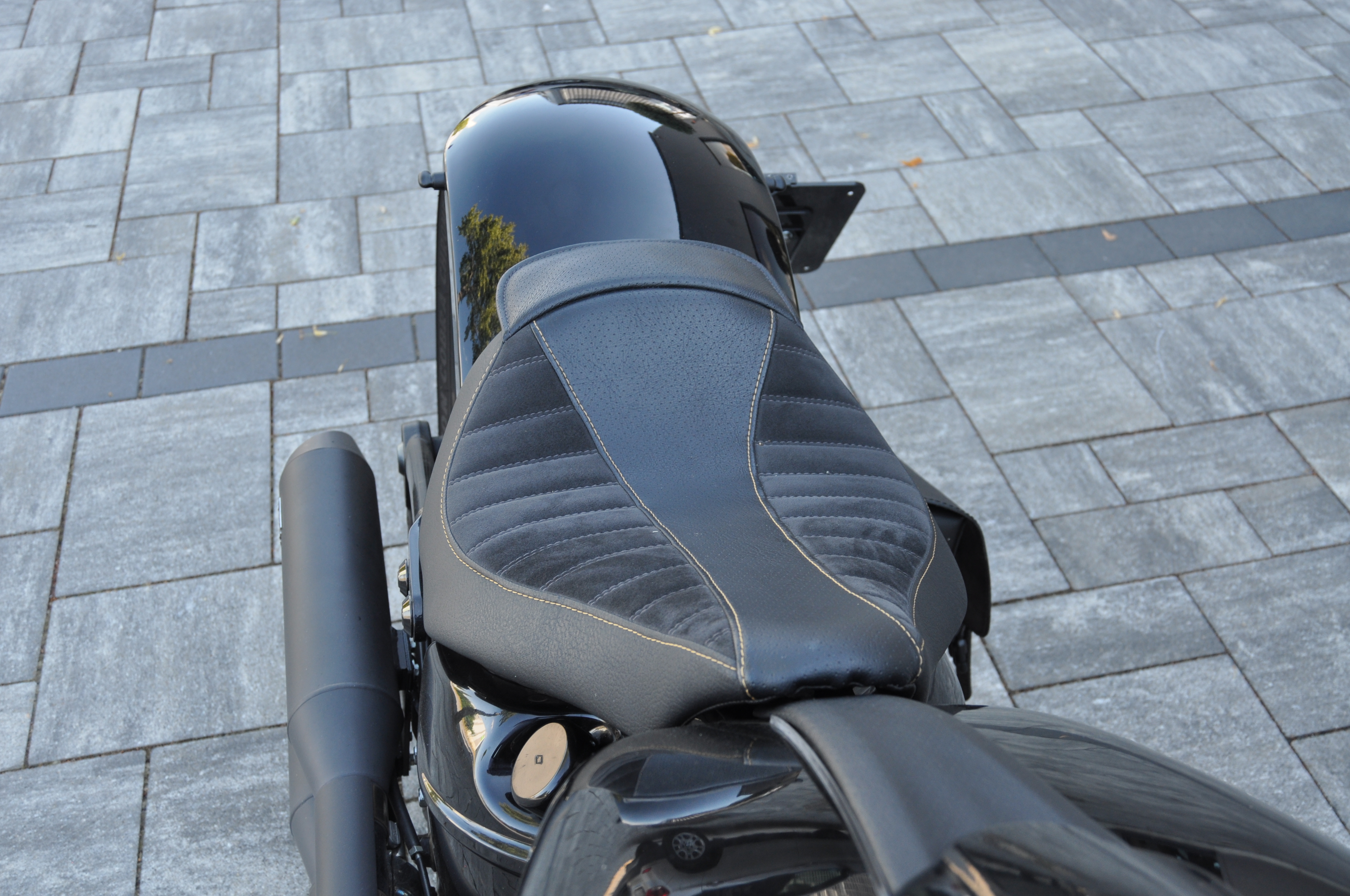 2014 Harley Davidson FXSB BREAKOUT schöner Umbau mit MCJ Anlage und kurzem Fender 