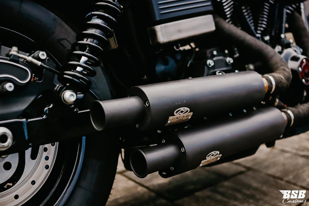 Jekill & Hyde Anlage mit elektr. Verstellung  "SHORTY BLACK"  Streetfighter Kappen