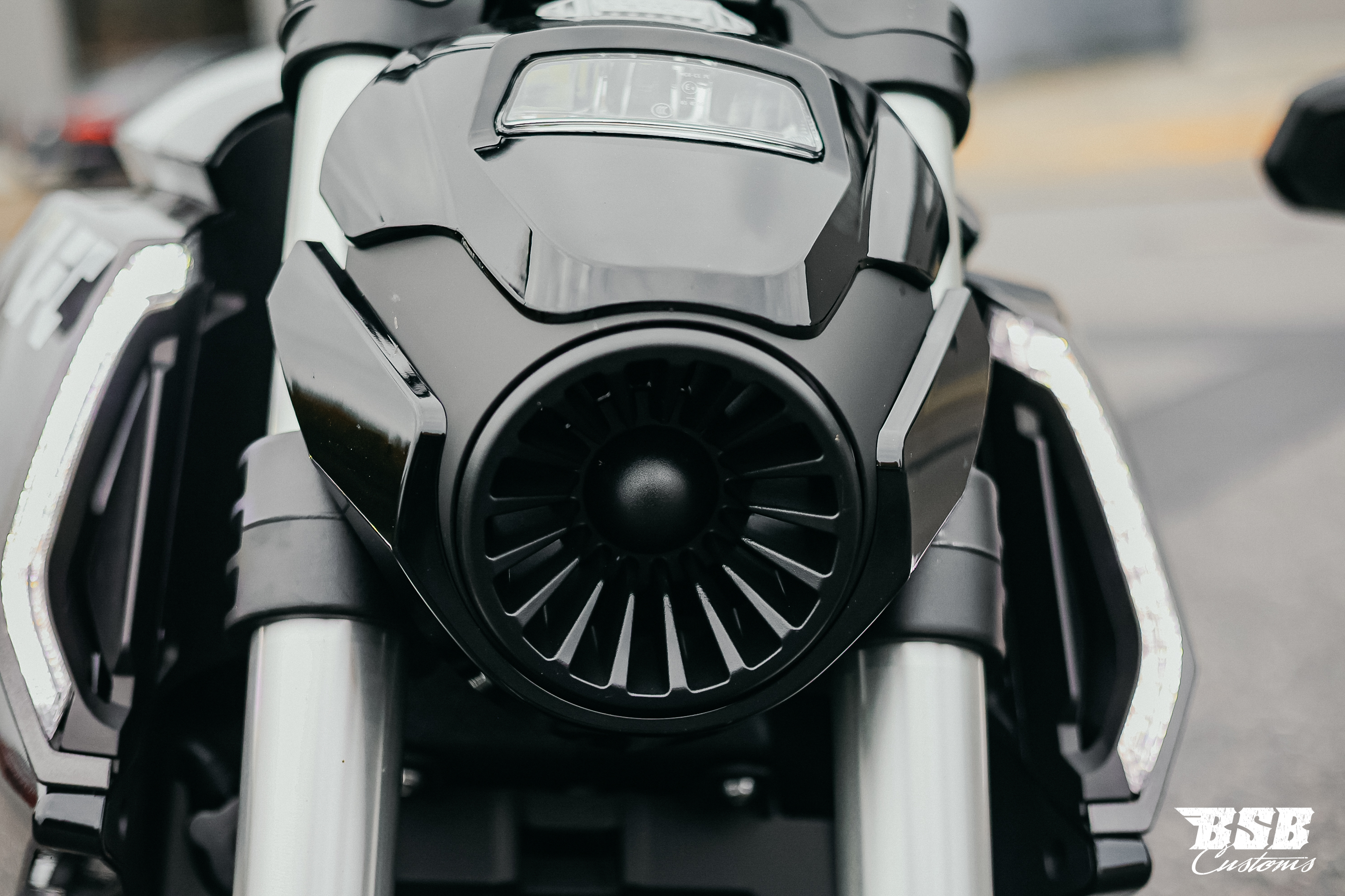 Benda LFC 700 – Der Power-Cruiser der Extraklasse 310-er Hi-Reifen, ABS / TFT/ Anti-Hopping Kupplung modifiziert by BSB Customs NEUFAHRZEUG!!! 