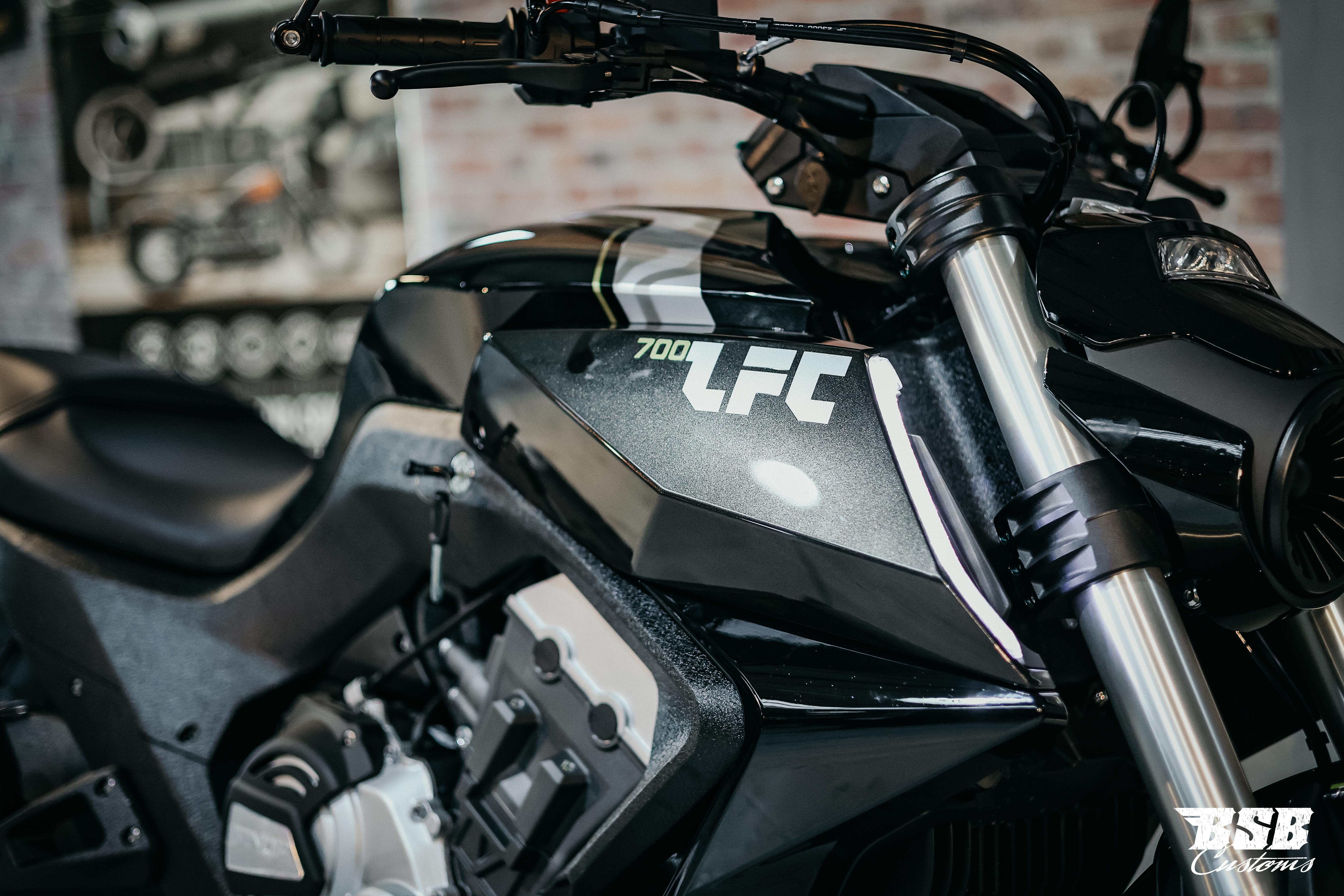 Benda LFC 700 – Der Power-Cruiser der Extraklasse 310-er Hi-Reifen, ABS / TFT/ Anti-Hopping Kupplung modifiziert by BSB Customs NEUFAHRZEUG!!! 