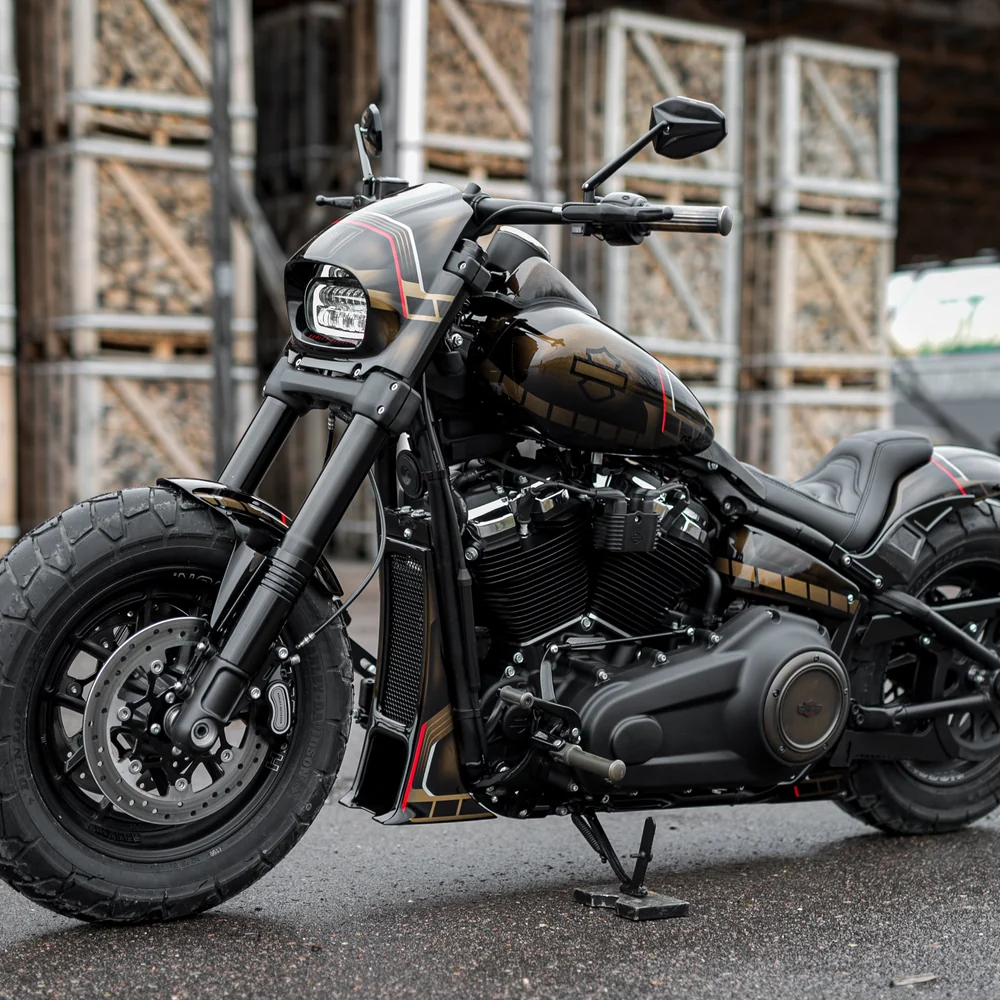 Killer Custom "Aggressor" Series Softail M8 Radiator Cover (2025–2026) // Bug Spoiler  - Materialgutachten 