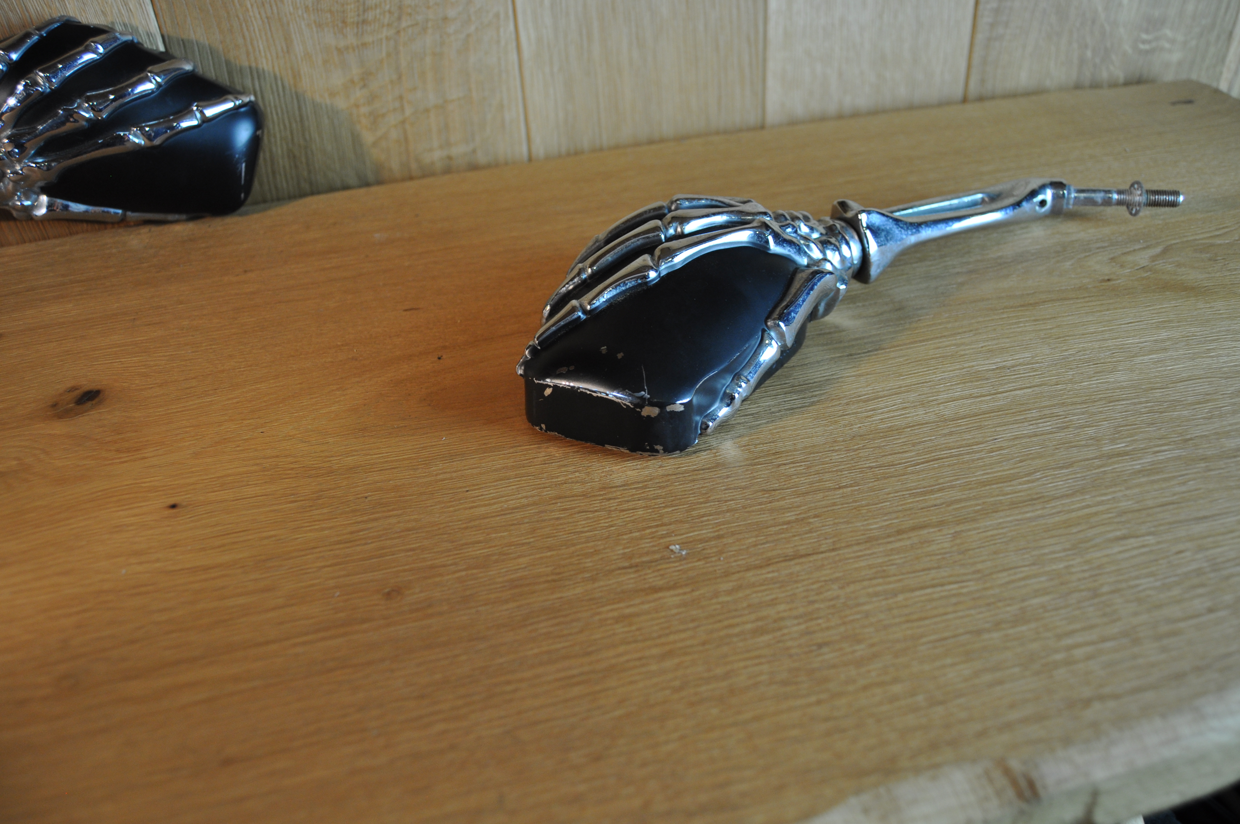 Skeleton Hand Spiegel Chrom links – Custom Spiegel für Harley-Davidson & Chopper