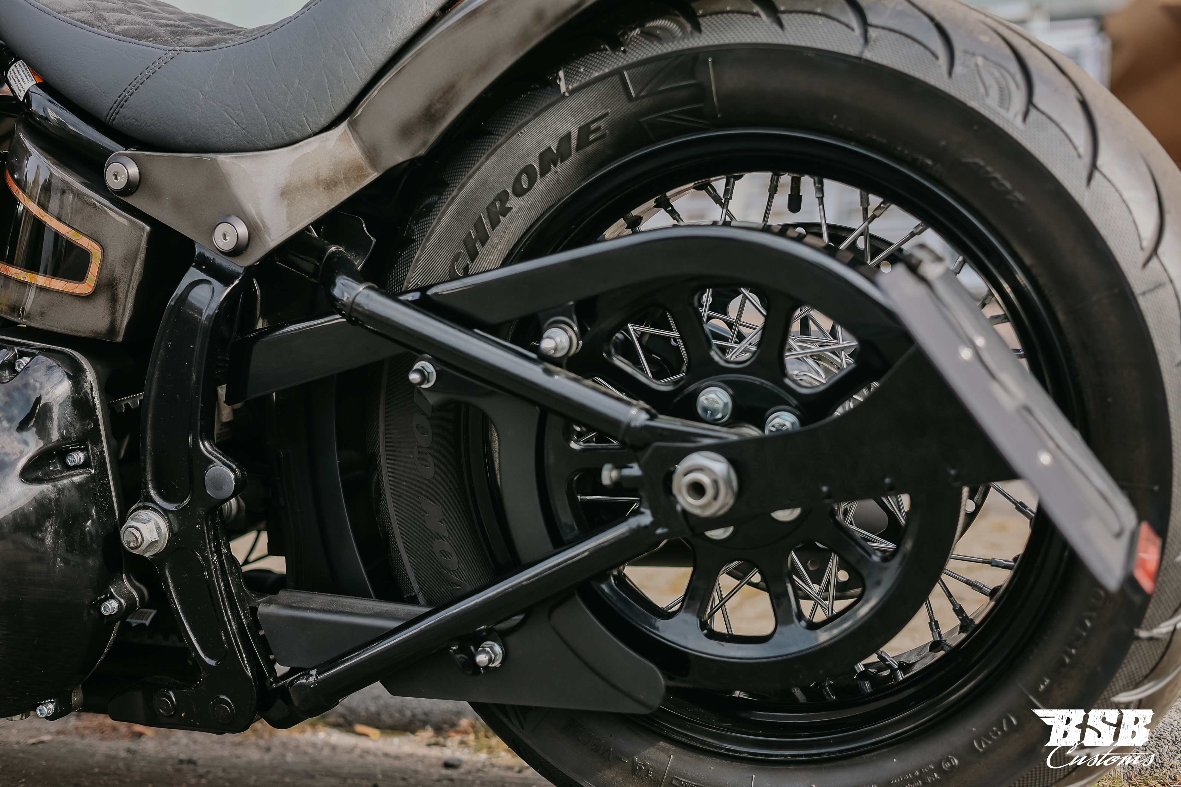 Harley-Davidson FLSB Cross Bones – letztes Baujahr | 5HD1 | 1. Hand |  exklusiver Custom-Umbau