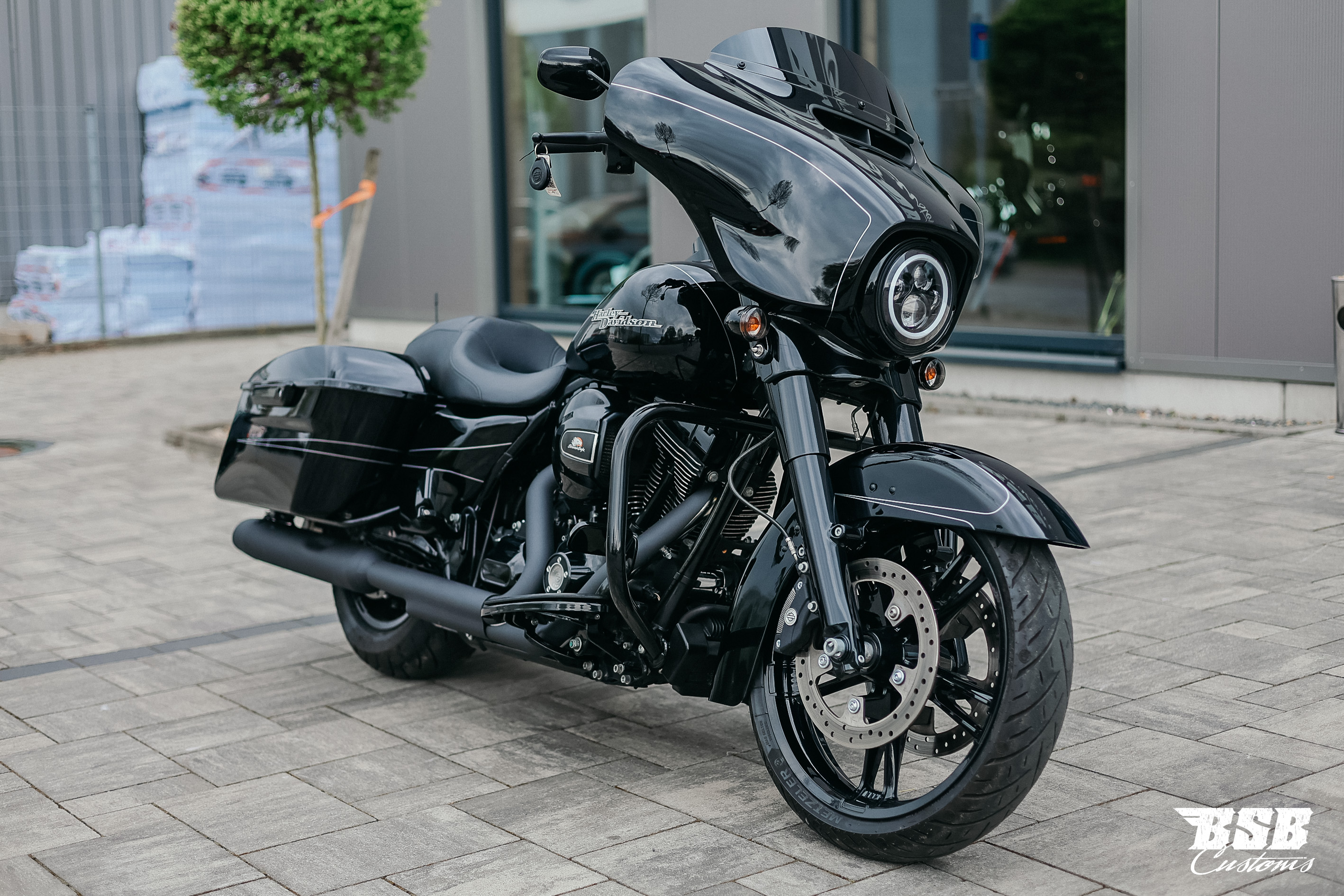 2016 Harley Davidson FLHXS Street Glide Spezial - ABS -Top Zustand ... Finanzierung ab 5,99% möglich 