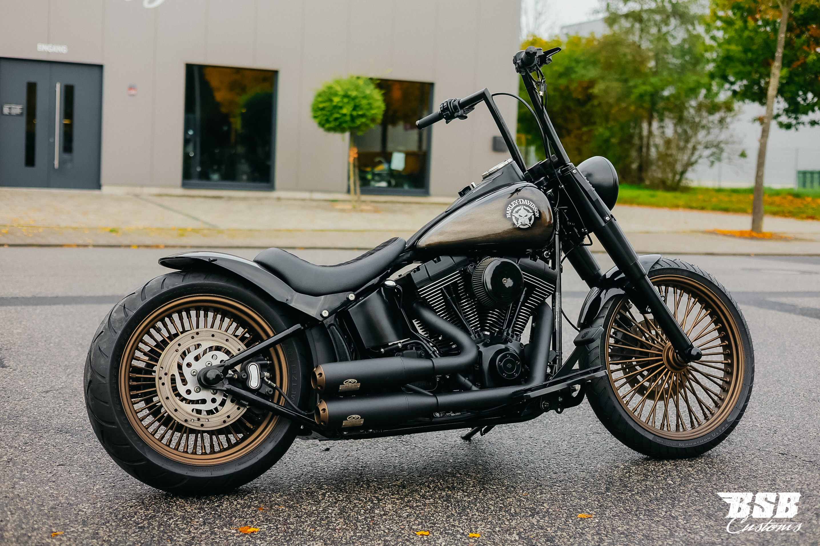 2011 Harley Davidson FLSTC Heritage Softail,viele Extras wie Jekil&Hyde / FAT SPOKE / Airbrush / Ape Hanger ...  Finanzierung möglich 