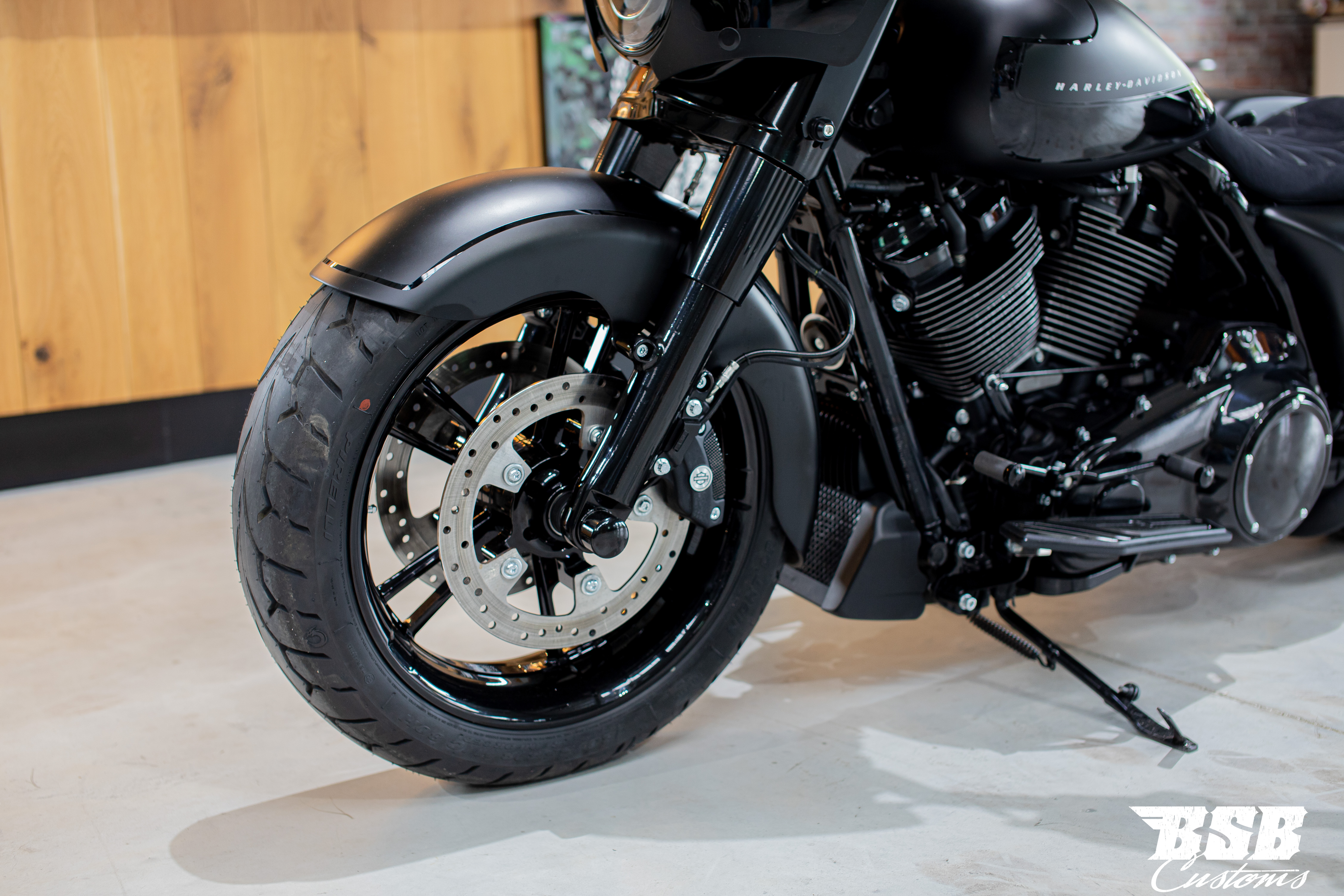 2017 FLHR Road KING M8 Custom Umbau mit Jekill & Hyde Anlage / THunderbike Luftfilter und vieles mehr ... Finanzierung möglich 