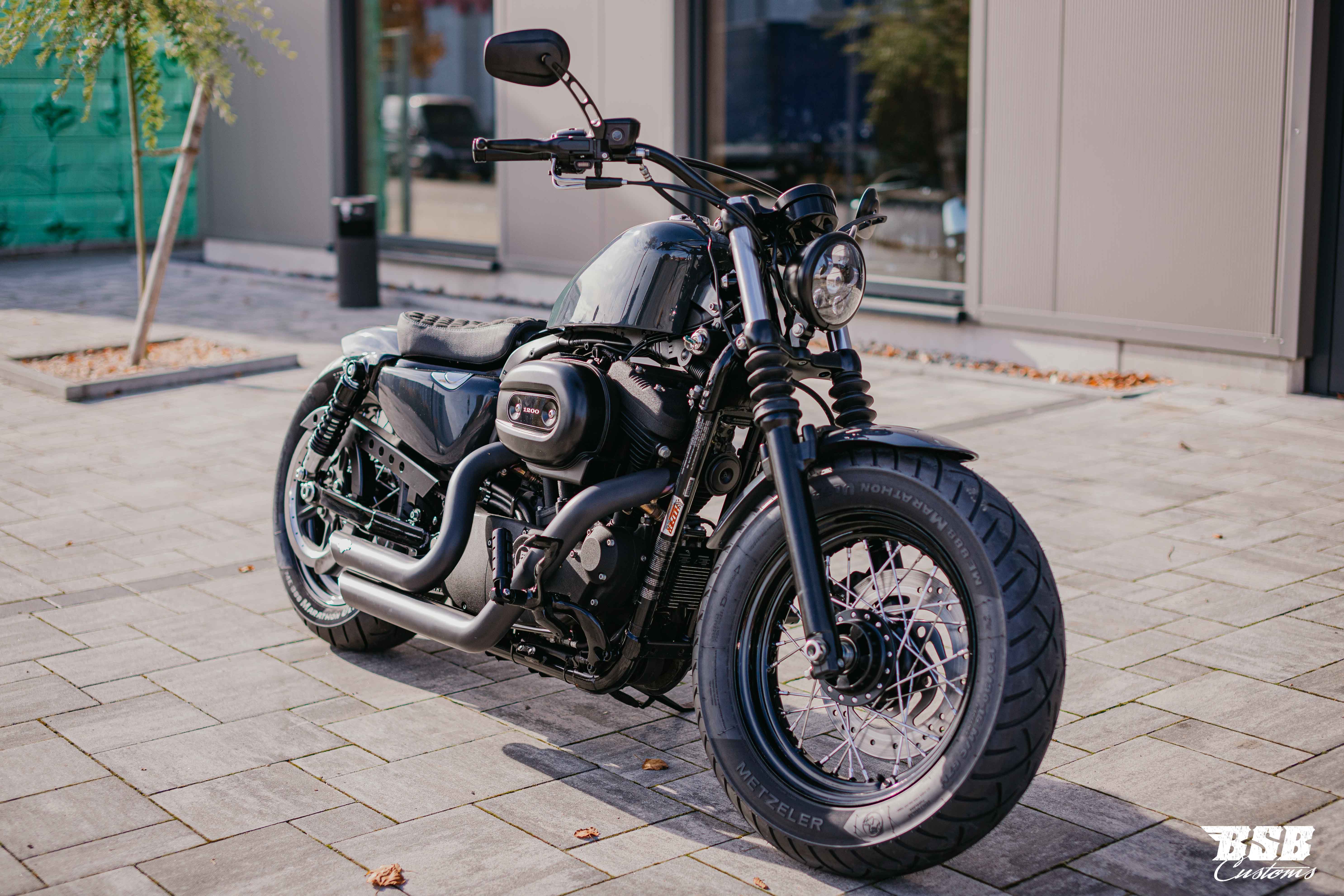 LED 5,75 Zoll schwarz, Standlicht, E-Zulassung für Harley Davidson FXSB BREAKOUT Softail 5 3/4