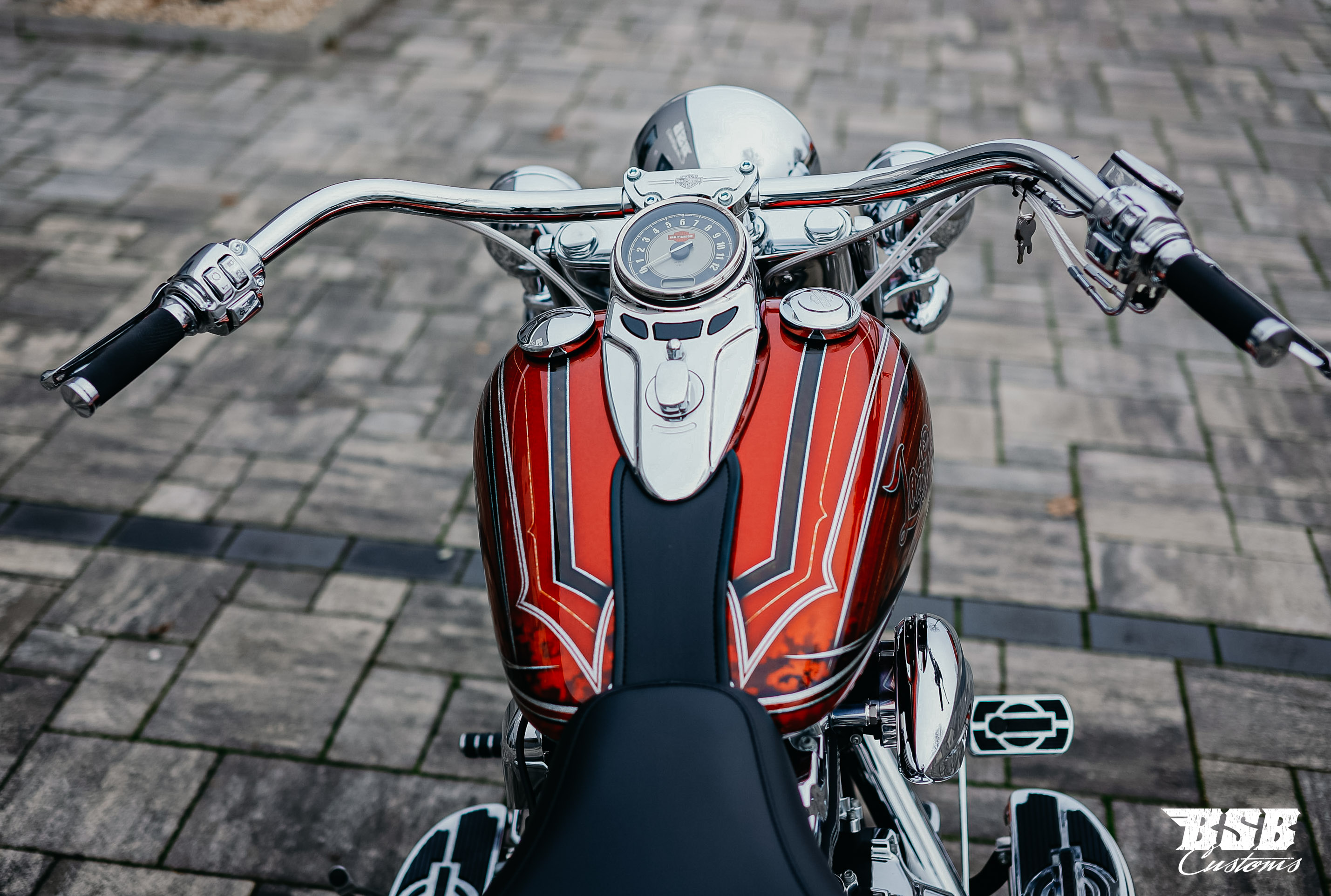 2014 Softail "La Roja"  Mexican Chicano Style Umbau by BSB Customs  sehr viele Extras... ab 345 EUR finanzieren* 