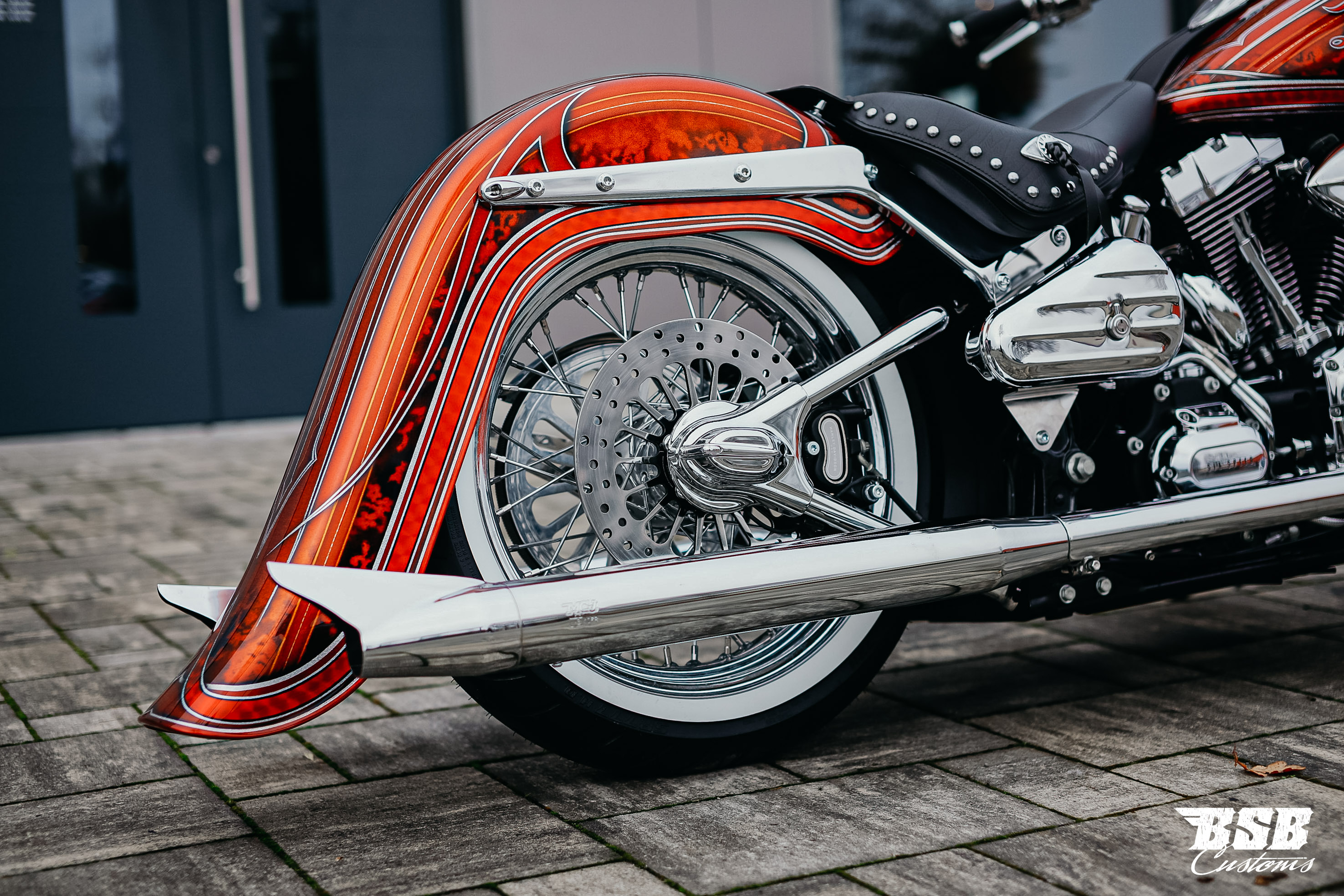 2014 Softail "La Roja"  Mexican Chicano Style Umbau by BSB Customs  sehr viele Extras... ab 345 EUR finanzieren* 