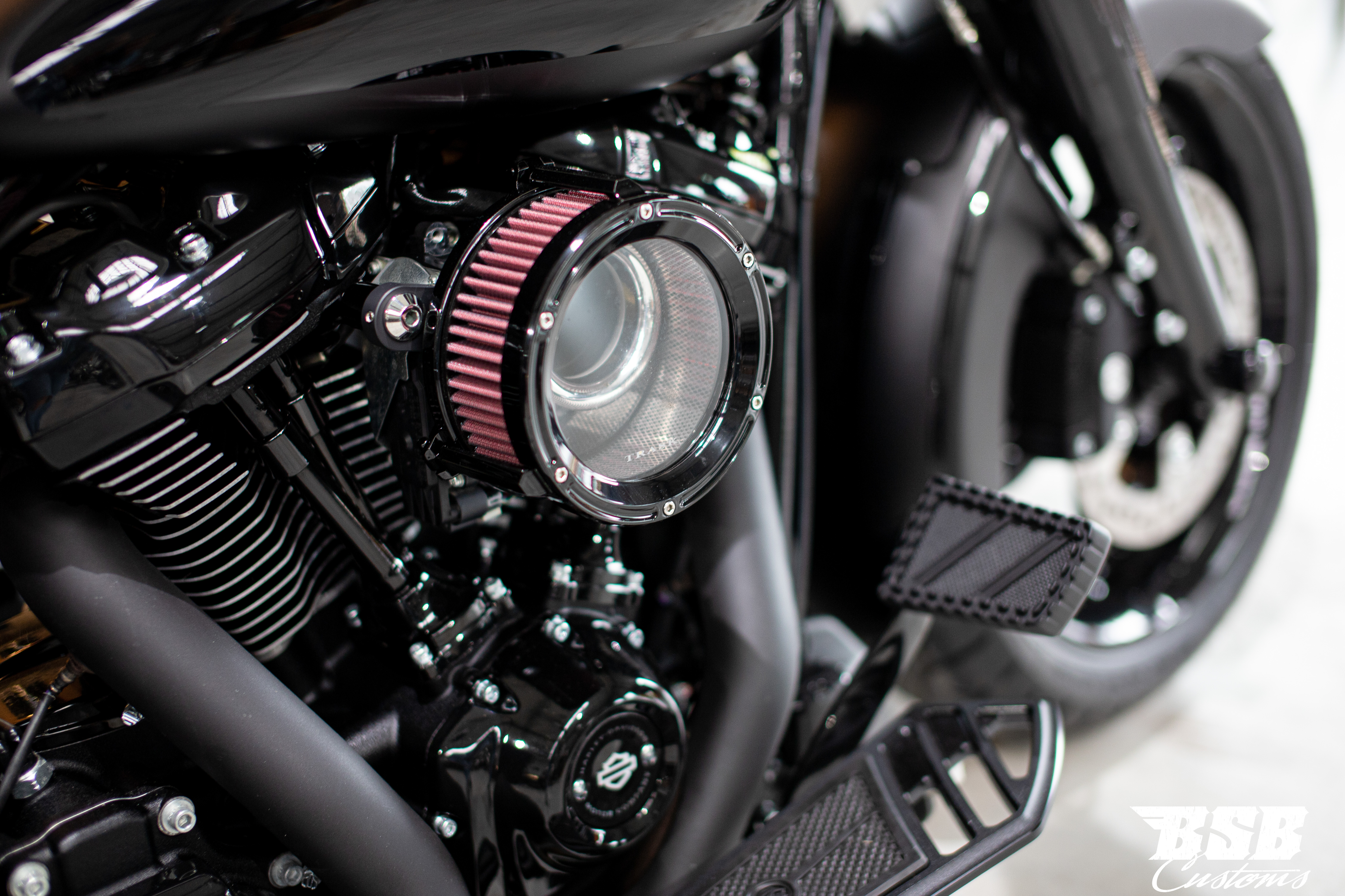2017 FLHR Road KING M8 Custom Umbau mit Jekill & Hyde Anlage / THunderbike Luftfilter und vieles mehr ... Finanzierung möglich 