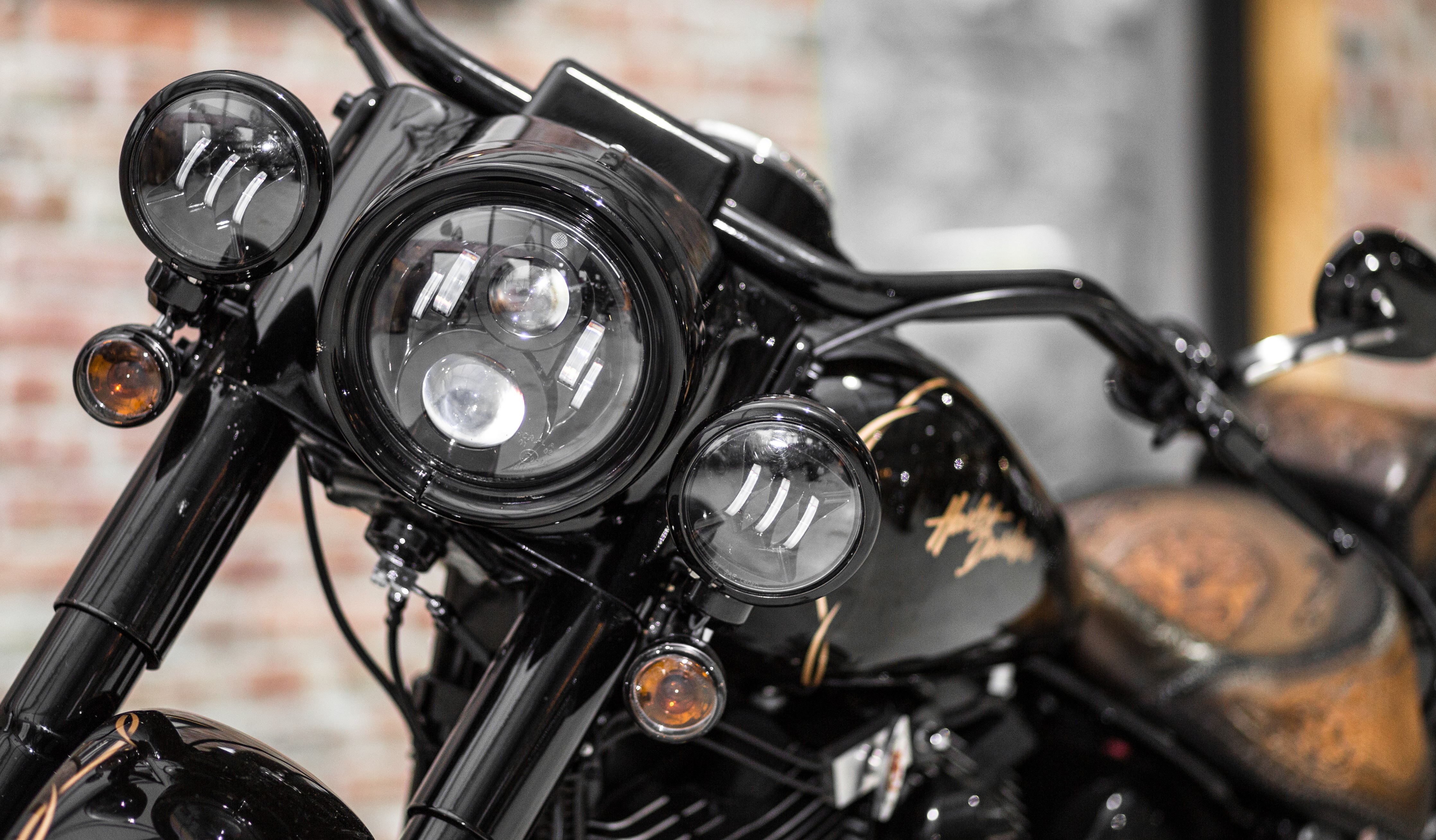 LED Zusatzscheinwerfer 4,5 Zoll schwarz für alle Harley Modelle