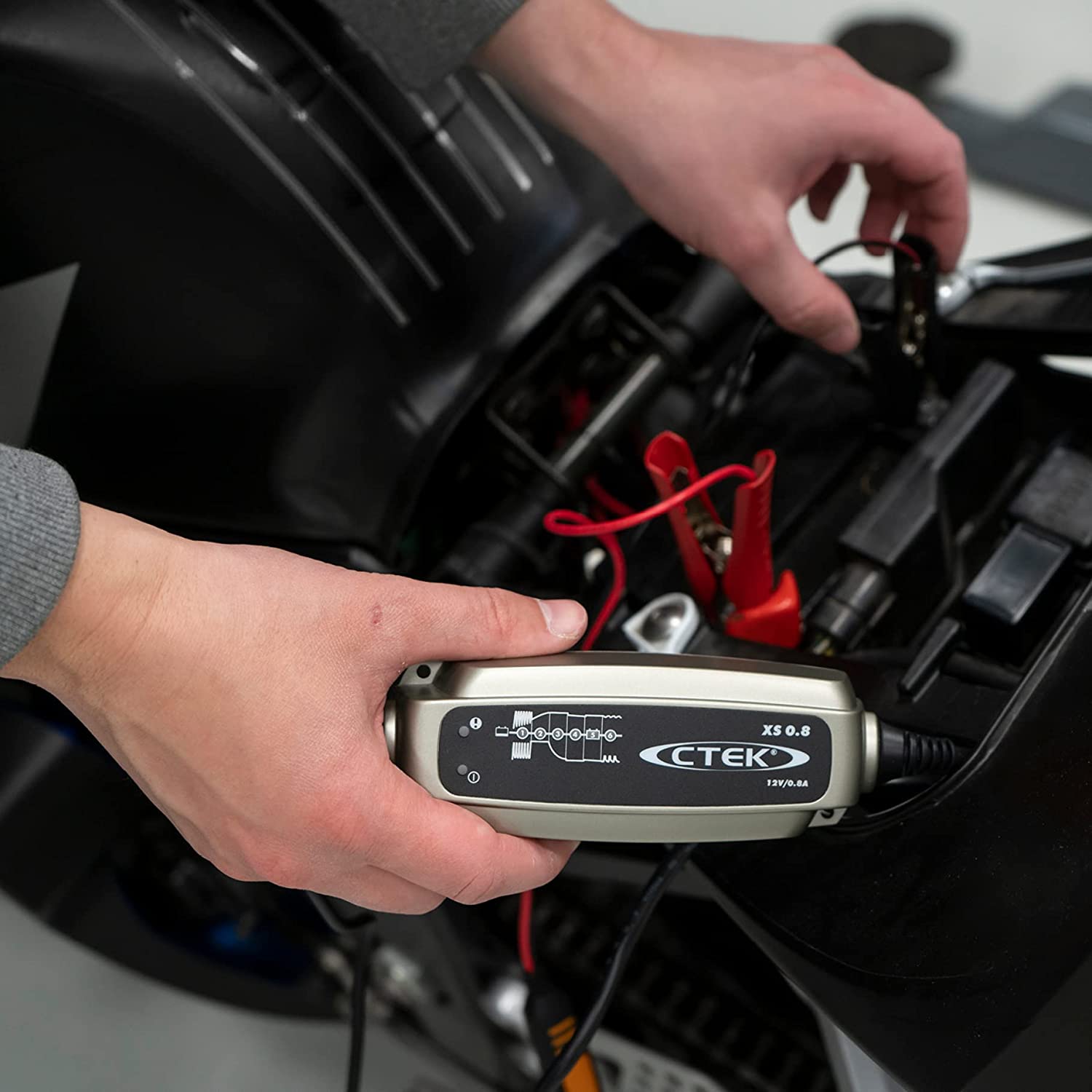 CTEK XS 0.8 - Der kompakte Batterielader mit EU-Steckdose