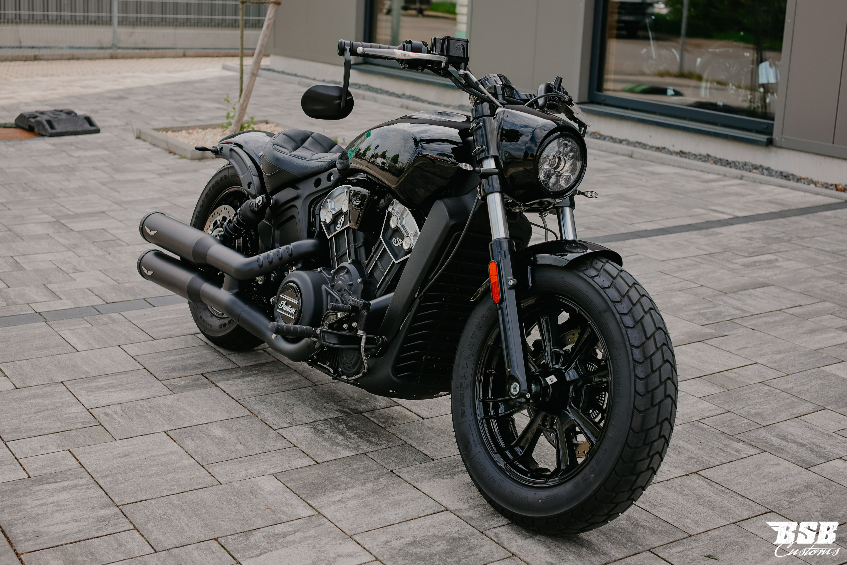 LED Scheinwerfer 5 3/4  5,75 NEW STYLE  schwarz, Standlicht, CE-Zulassung für INDIAN SCOUT BOBBER