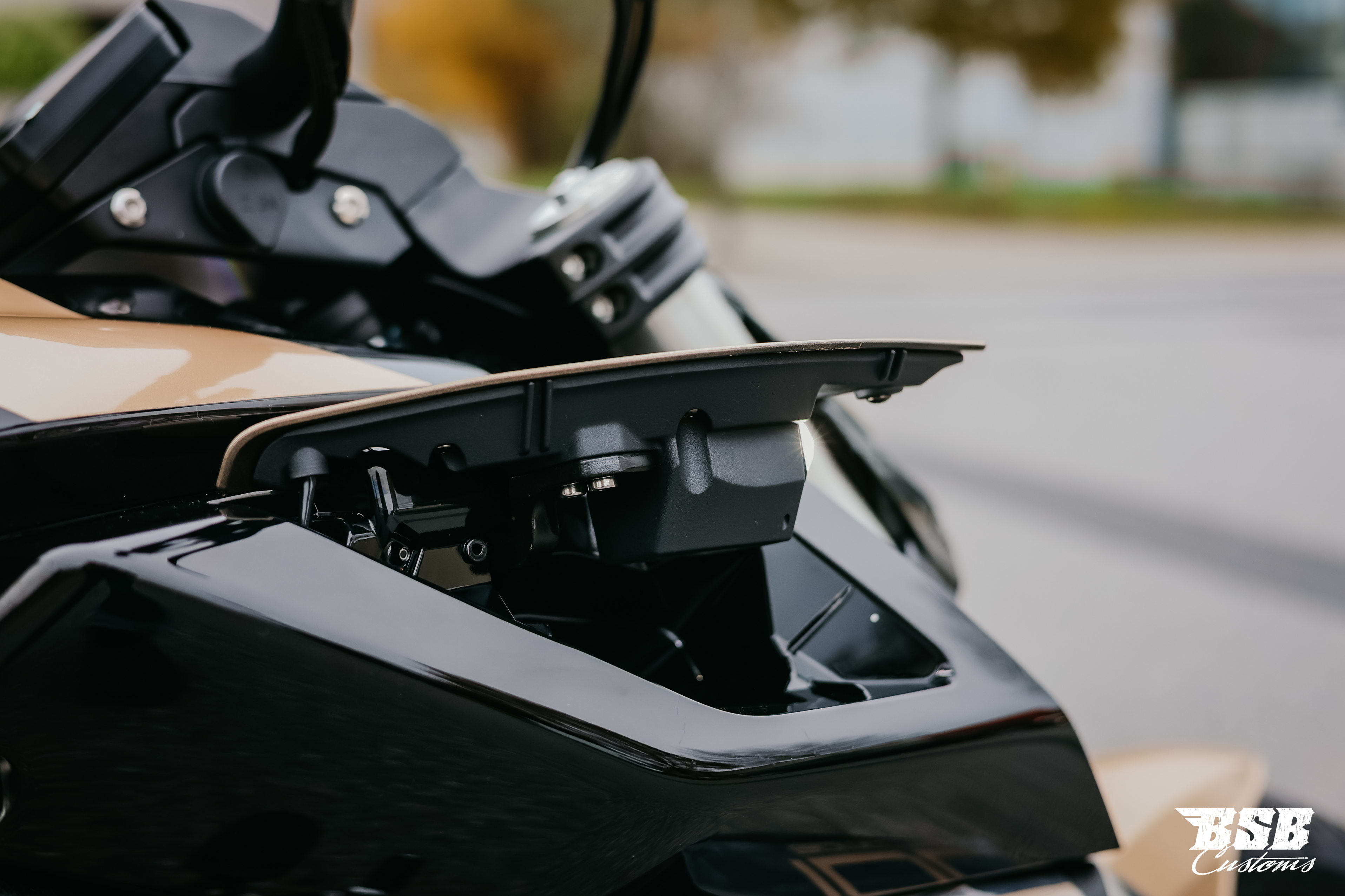 Benda LFC 700 Pro– Airride -300-er Hi-Reifen, ABS / TFT/ Anti-Hopping Kupplung modifiziert, SCHWARZ / GOLD,  NEUFAHRZEUG!!! 