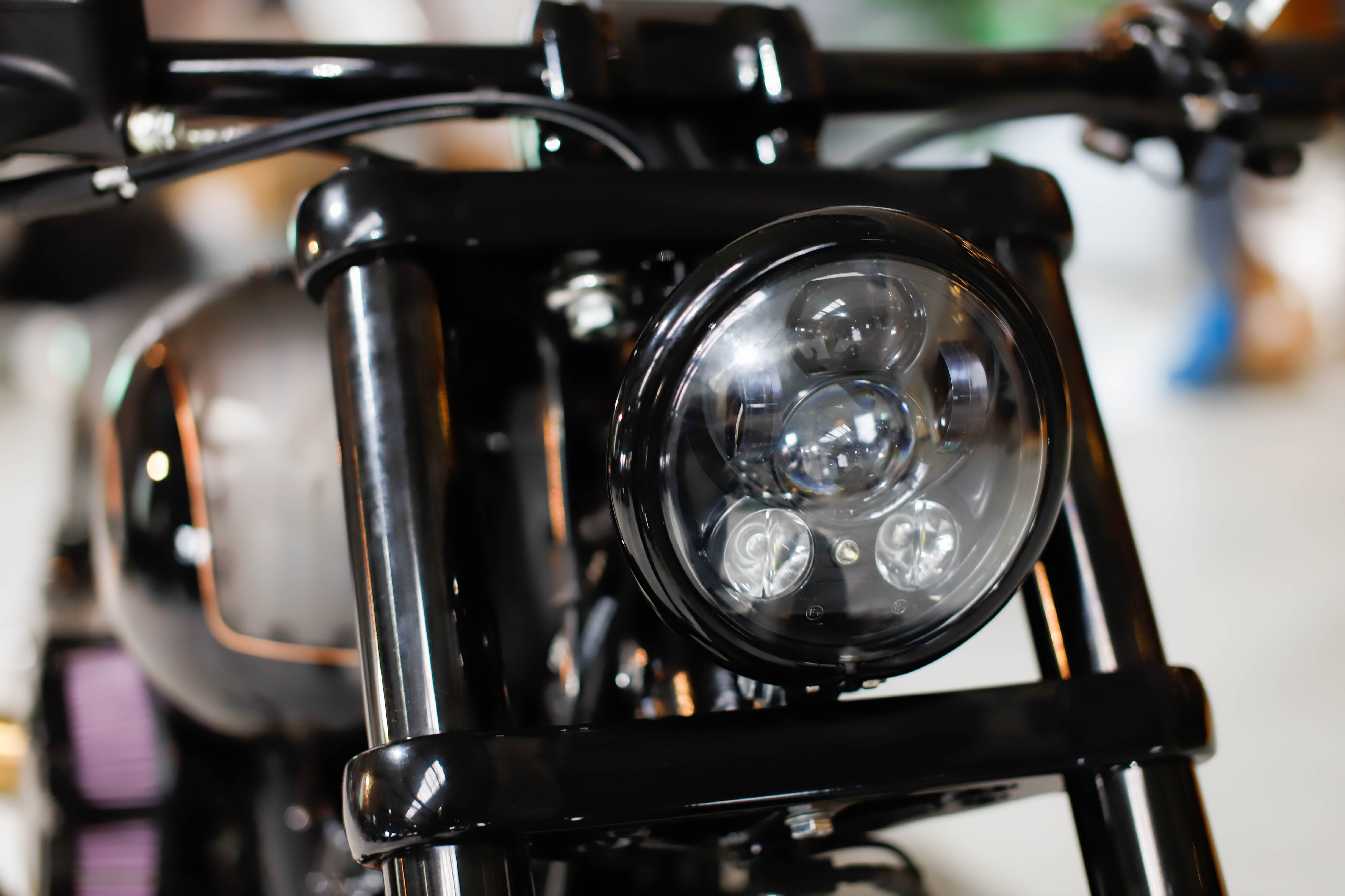 LED Scheinwerfer 5 3/4"  SCHWARZ mit Standlicht CE-Zulassung 5,75" Harley-Davidson DYNA SOFTAIL SPORTSTER Modelle