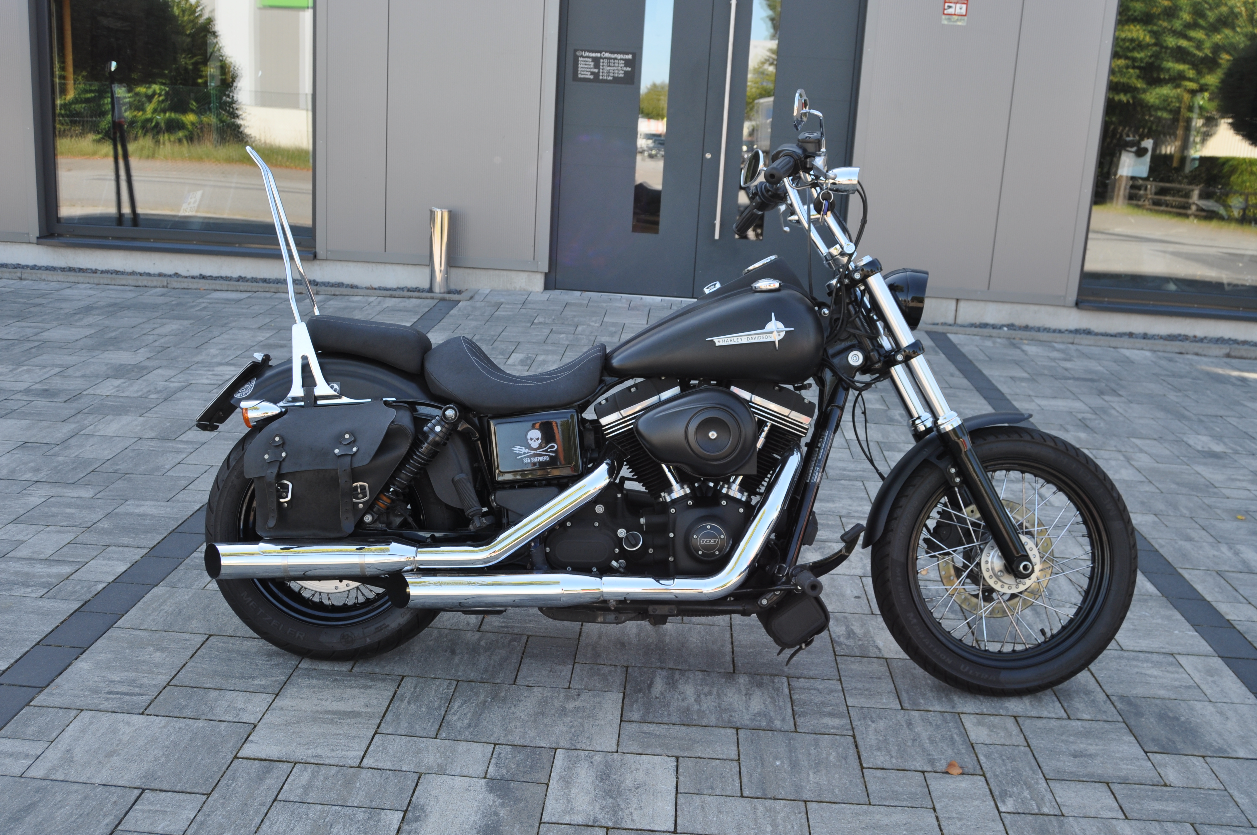 2016 Harley Davidson FXDB Street Bob - 5HD1 - 1 Hand  (ab 300 EUR finanzieren*) 