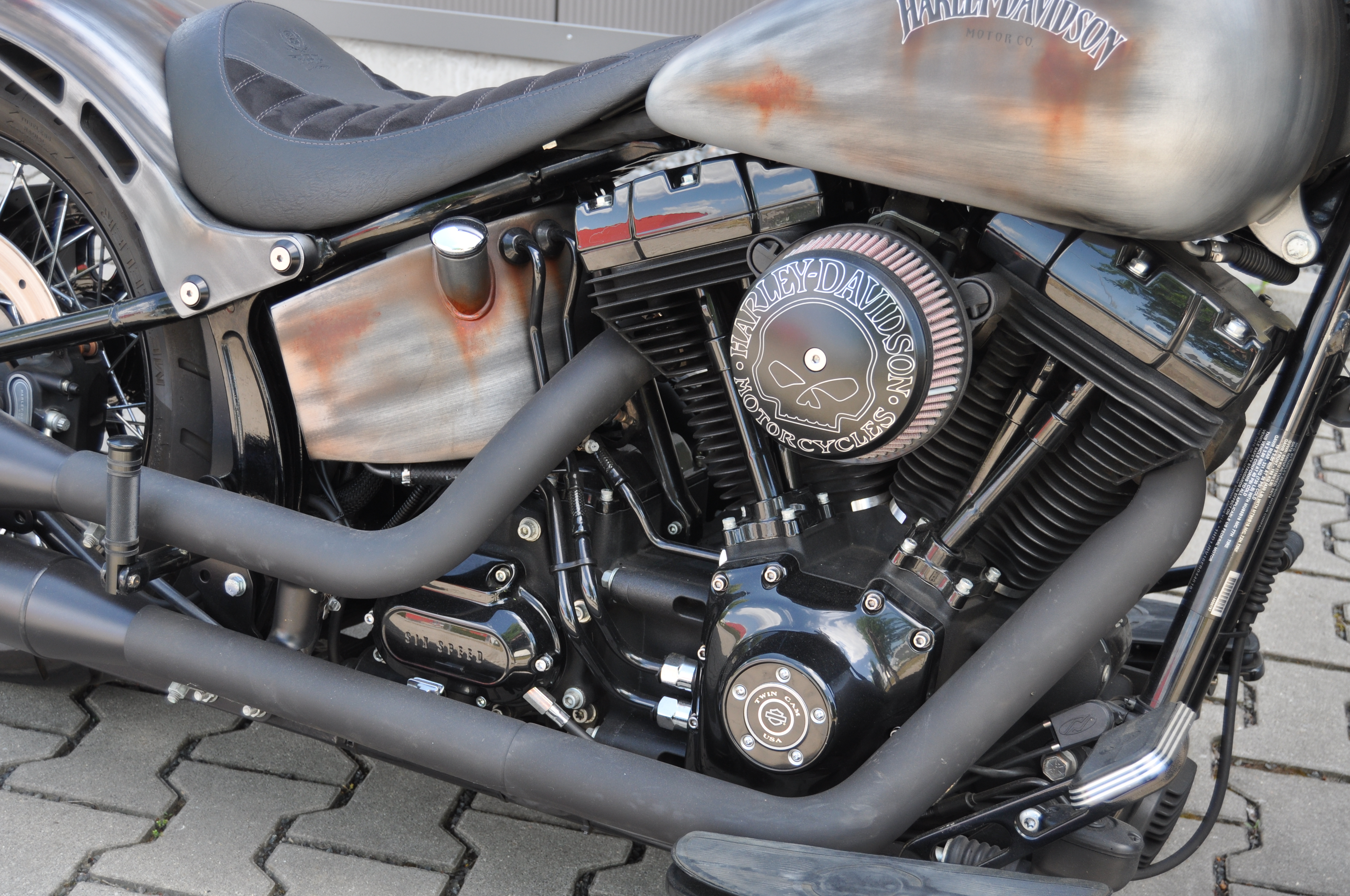 2014  Harley Davidson Softail SLIM  mit Mega Umbau // JEKILL&Hyde  // Sonderlackierung und  12 Monate Garantie 