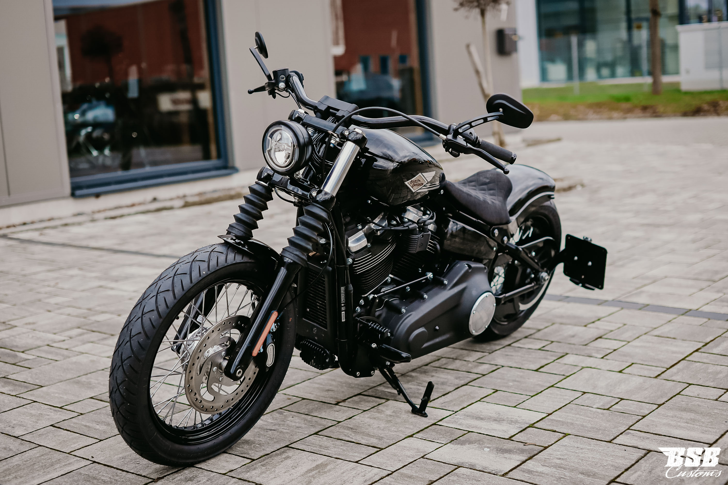 2020 FXBB 107 Softail Street BOB mit Umbau und Jekill & Hyde Anlage bereits ab 285 EUR finanzieren